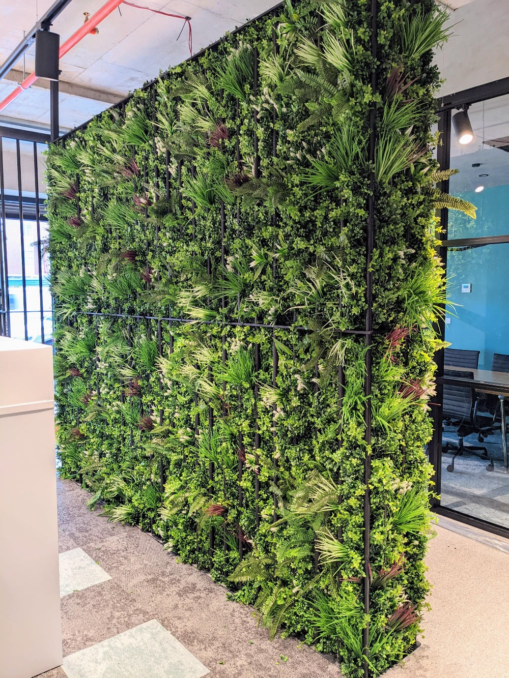 Premium 100x100cm UV-Resistant Artificial Vertical Garden Wall Panel - Luxury Fake Green Plant Decor for Indoor & Outdoor Spaces - Perfect for Balcony, Office, Patio, and Home Decoration