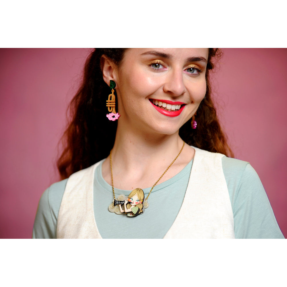 Laliblue Clarinet Necklace for Girls - Elegant Musical Jewelry Gift for Musicians & Music Lovers | Perfect for Performances, Concerts & Special Occasions