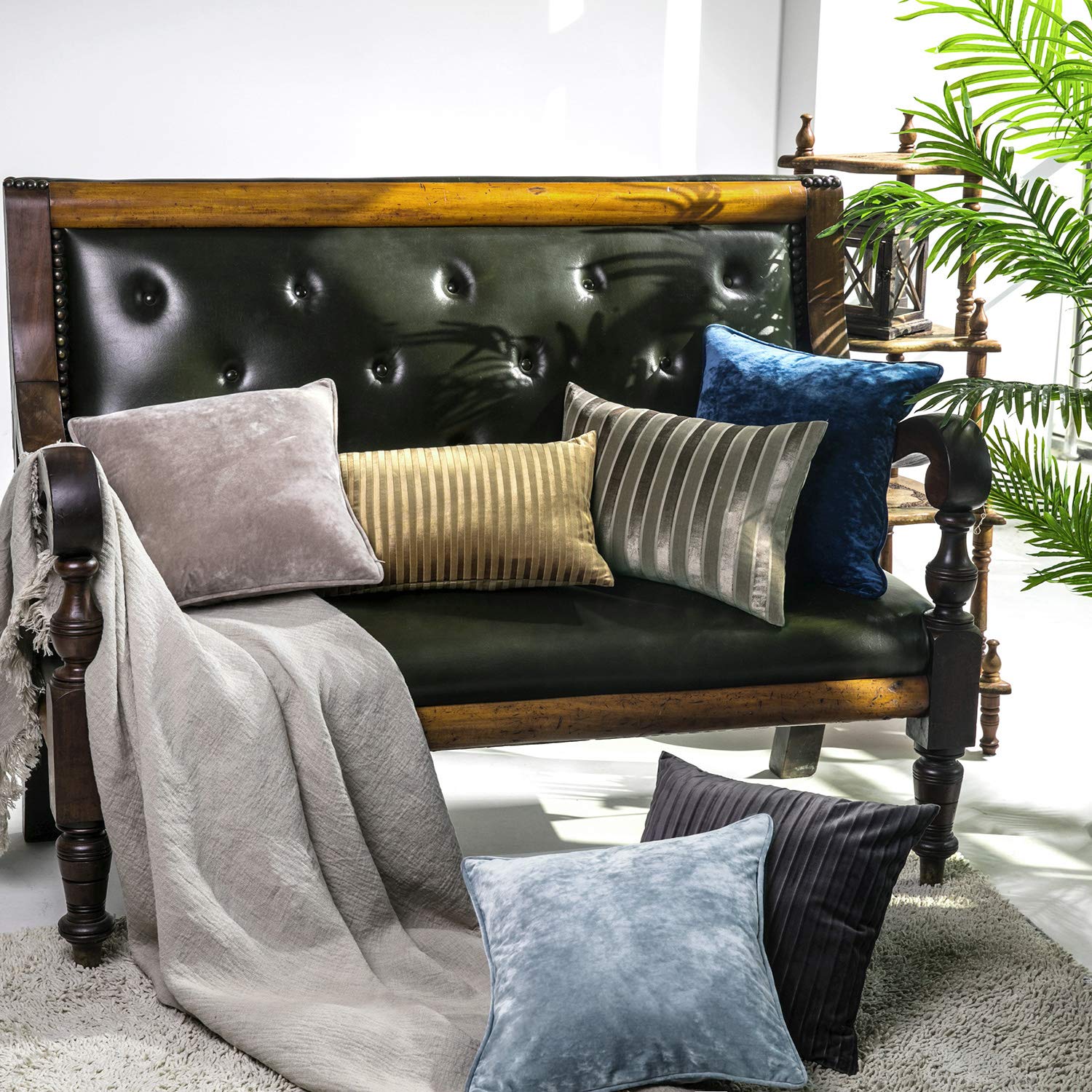 ELEGANT LIFE HOME 2-Pack Velvet Throw Pillow Covers - Crinkle Pattern Decorative Cushion Covers Set, Soft Charcoal Gray Pillow Cases for Sofa, Bed, Car (18x18 Inches) - Perfect for Living Room, Bedroom & Home Decor