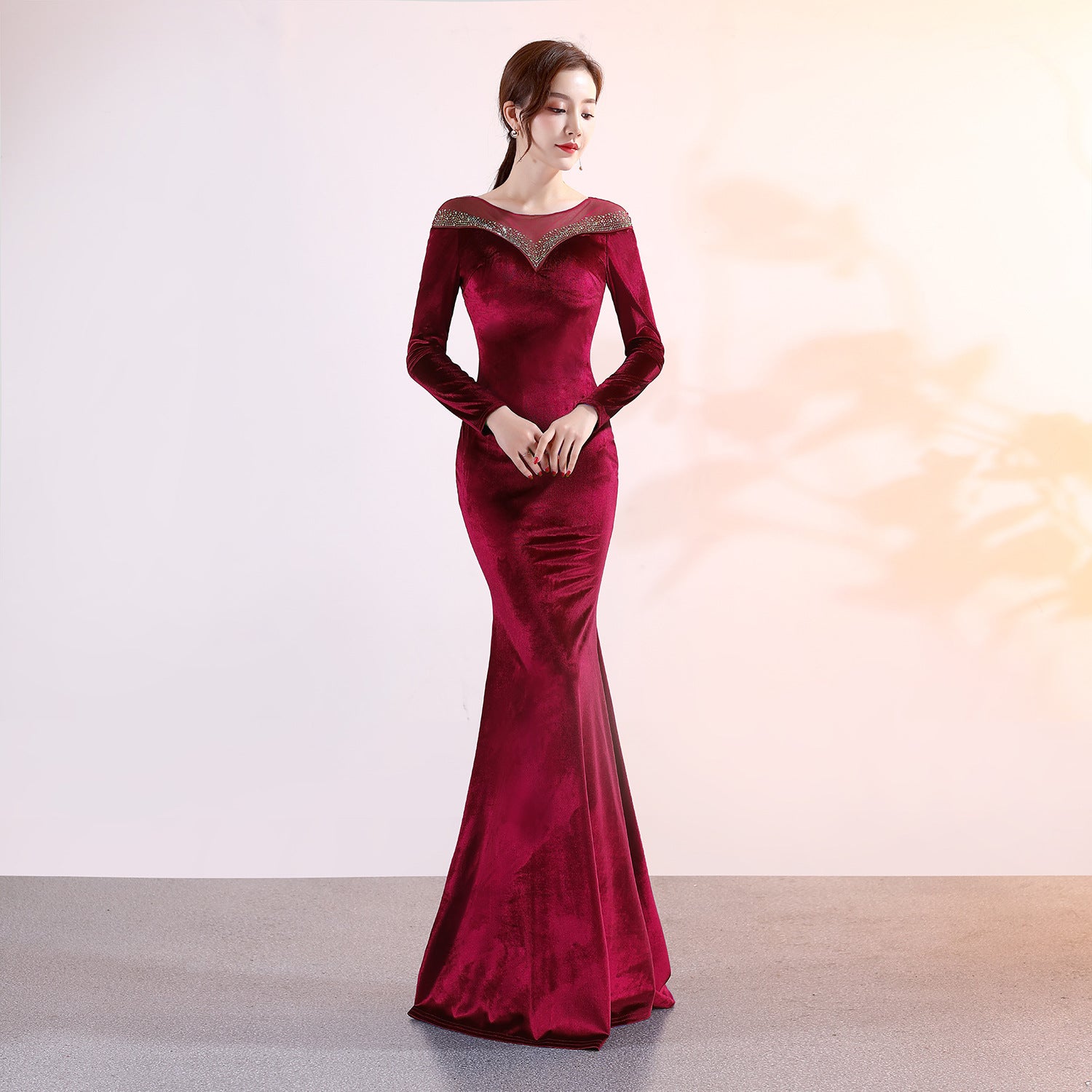 Elegant Velvet Evening Gown with Long Sleeves - Winter Banquet Dress for Hosting Company Annual Meetings & Parties | Perfect for Formal Events, Holiday Parties, and Special Occasions