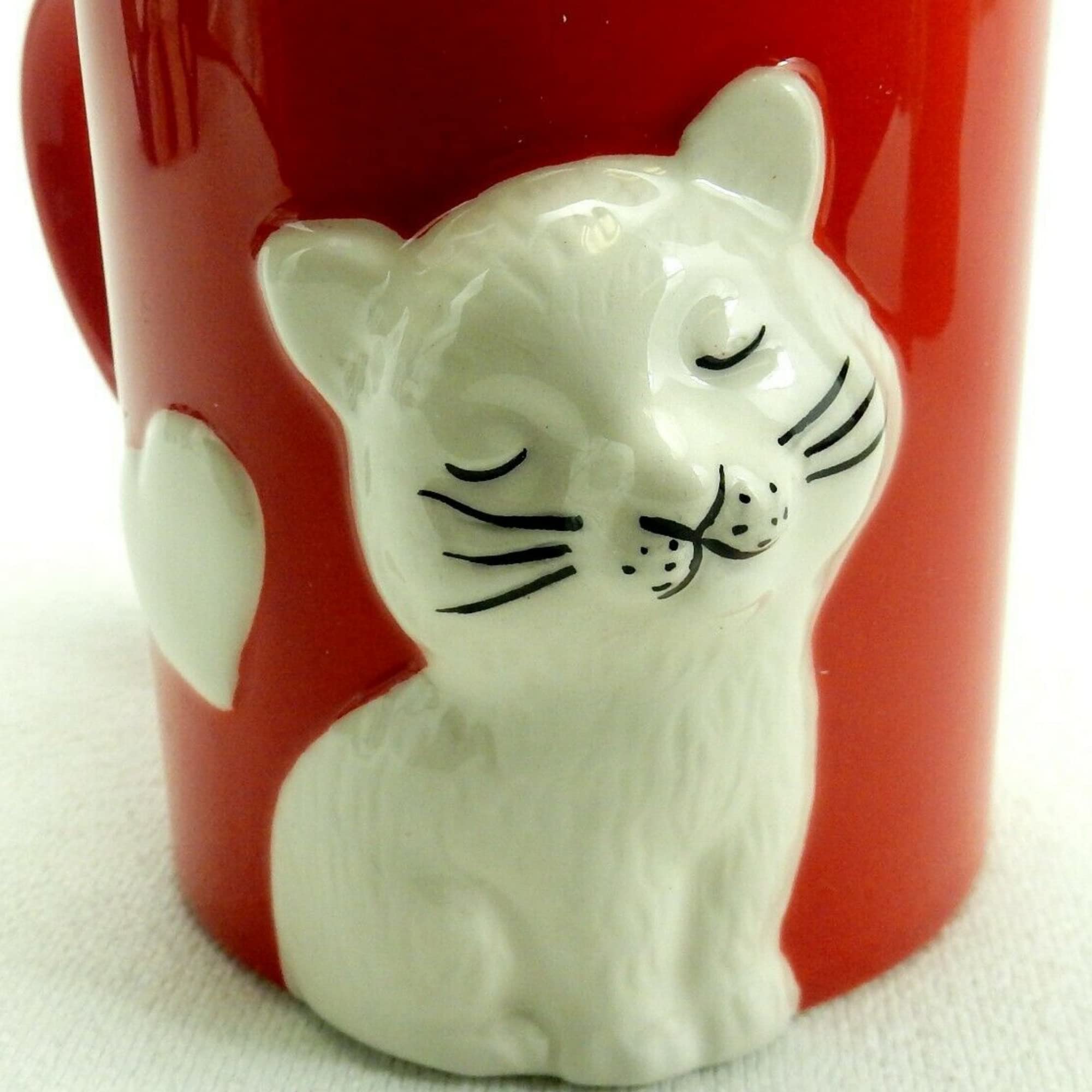 TDL Kissing Cat Coffee Mugs Set of 2 - Cute Matching Ceramic Cups with 3-Finger Loop Handles for Easy Grip, Dishwasher Safe, 3.25