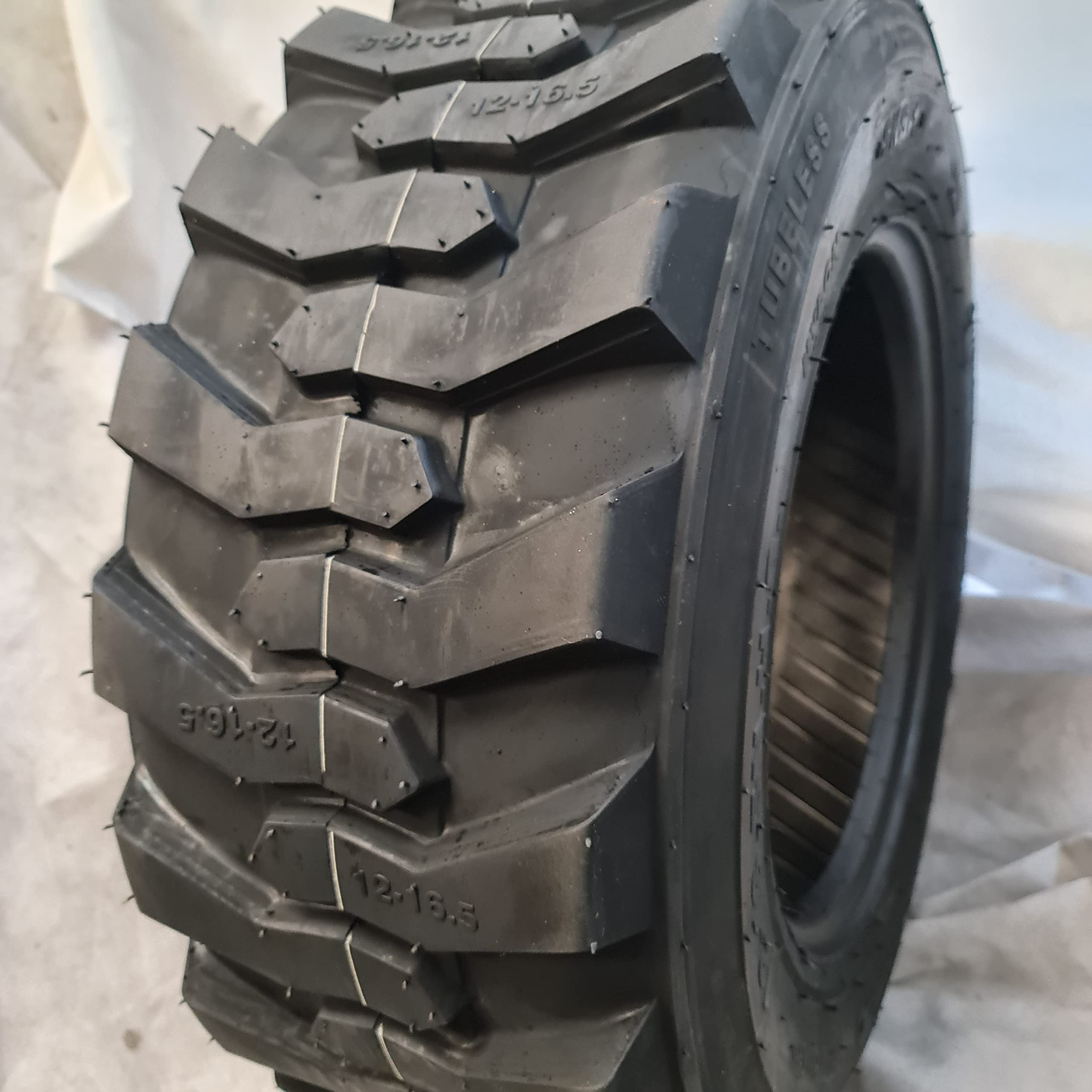 12-16.5 ROAD CREW ROADGUIDER SKID STEER TIRES - 12 PLY SKS-1 (1 TIRE) - Heavy Duty 12x16.5 Tires for Bobcat, Skid Steer Loaders & Construction Equipment - Perfect for Rough Terrain, Job Sites & Off-Road Use