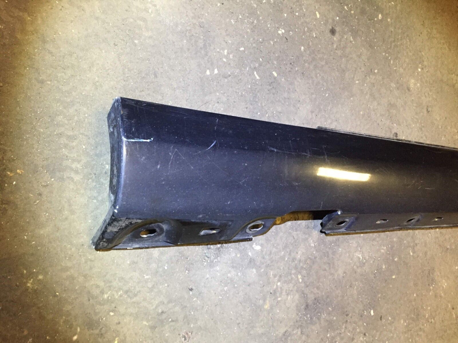 Mercedes C320 Left Driver Side Rocker Panel Skirt Molding OEM Replacement Part - Perfect for Car Body Repair & Restoration Projects