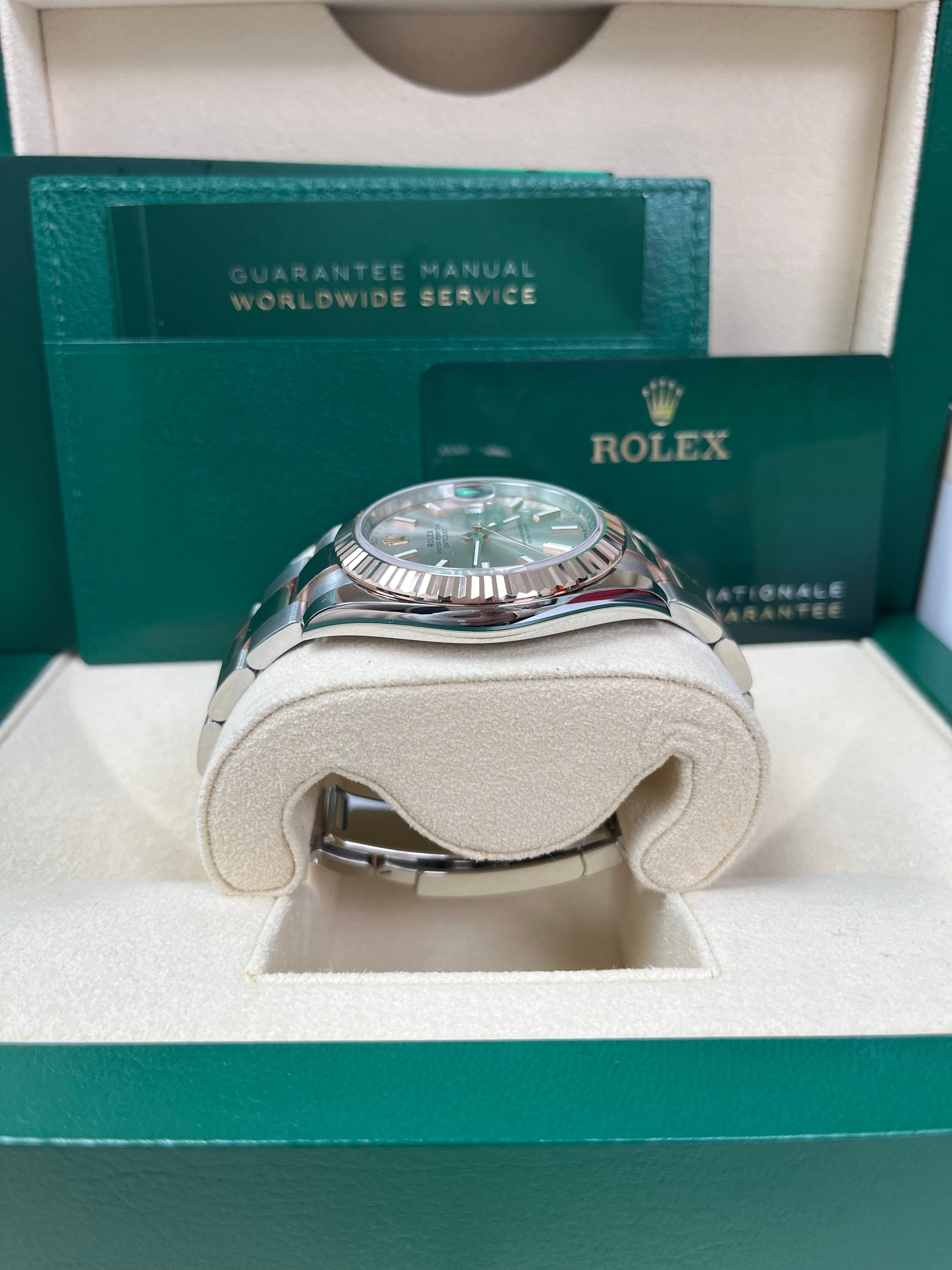Rolex Datejust 41 Watch - Steel & Everose Gold, Fluted Bezel, Sundust Dial, Oyster Bracelet | Luxury Men's Watch for Business, Formal & Special Occasions