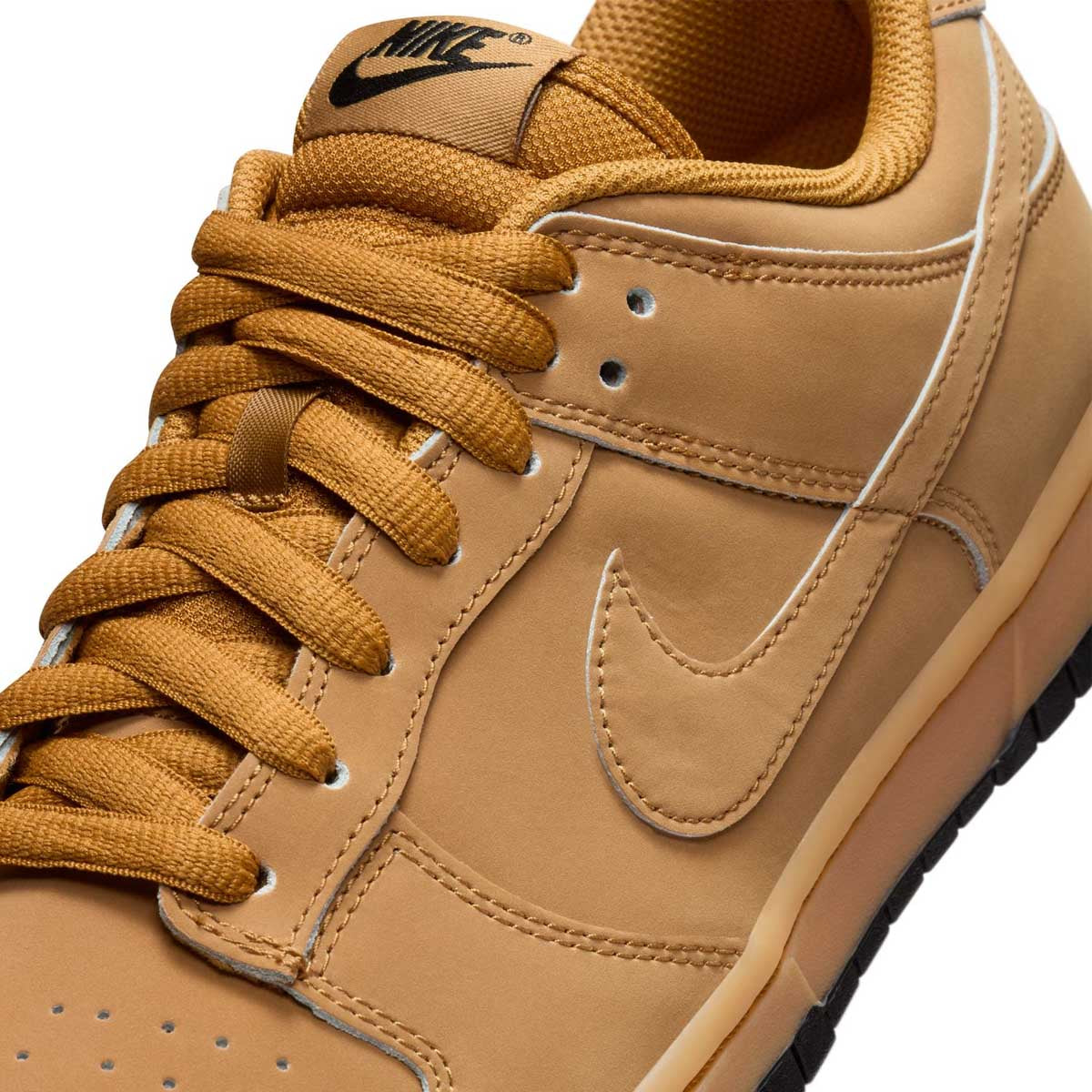 Nike Dunk Low Retro SE 'Low Wheat' Sneakers - Men's Casual Shoes for Streetwear & Everyday Comfort | Perfect for Urban Fashion, Gym, and Daily Wear