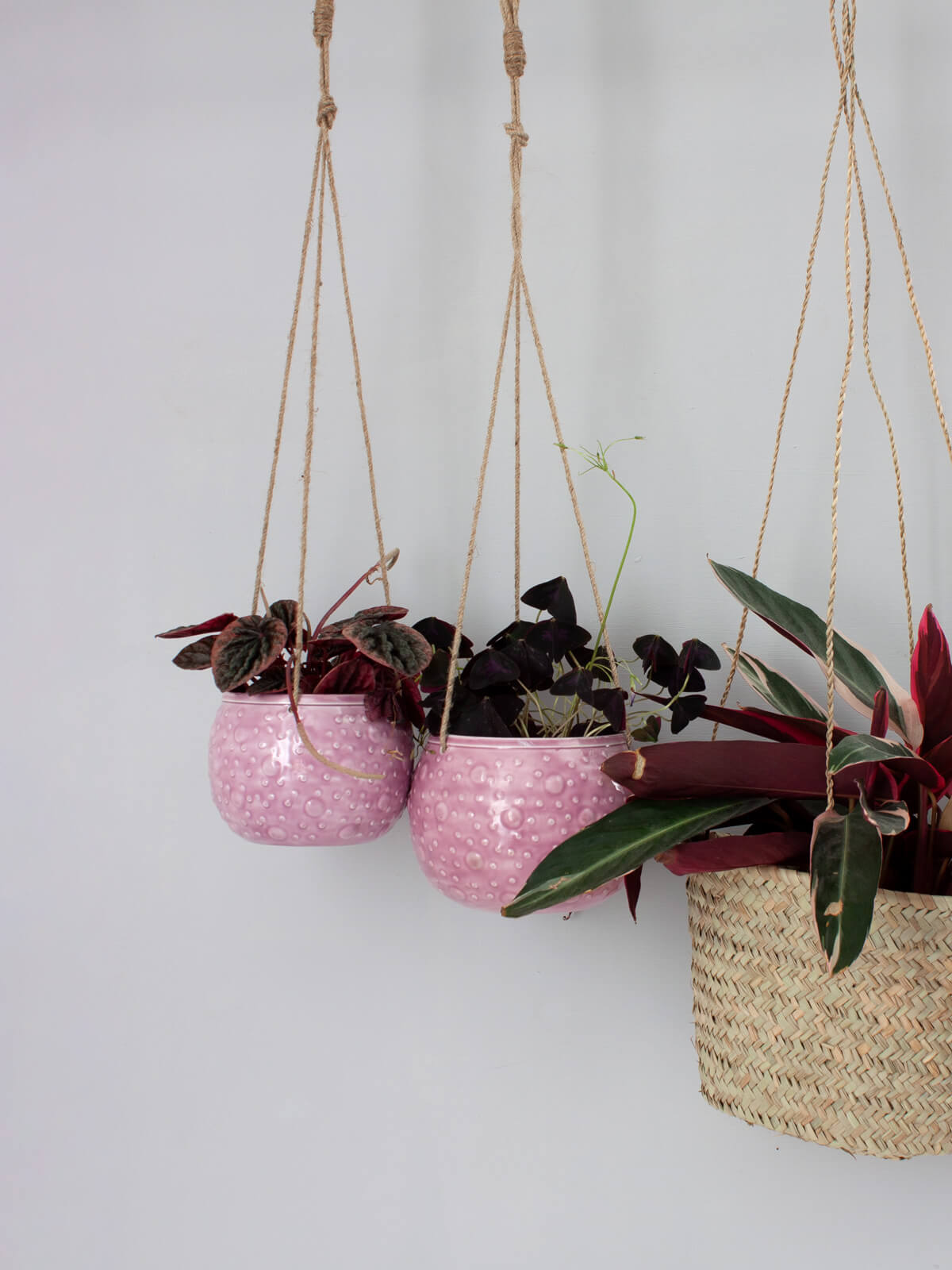 Lilac Enamel Hanging Planter - Decorative Flower Pot for Indoor/Outdoor Plants, Wall or Patio Garden Decor - Perfect for Succulents, Herbs & Small Flowers