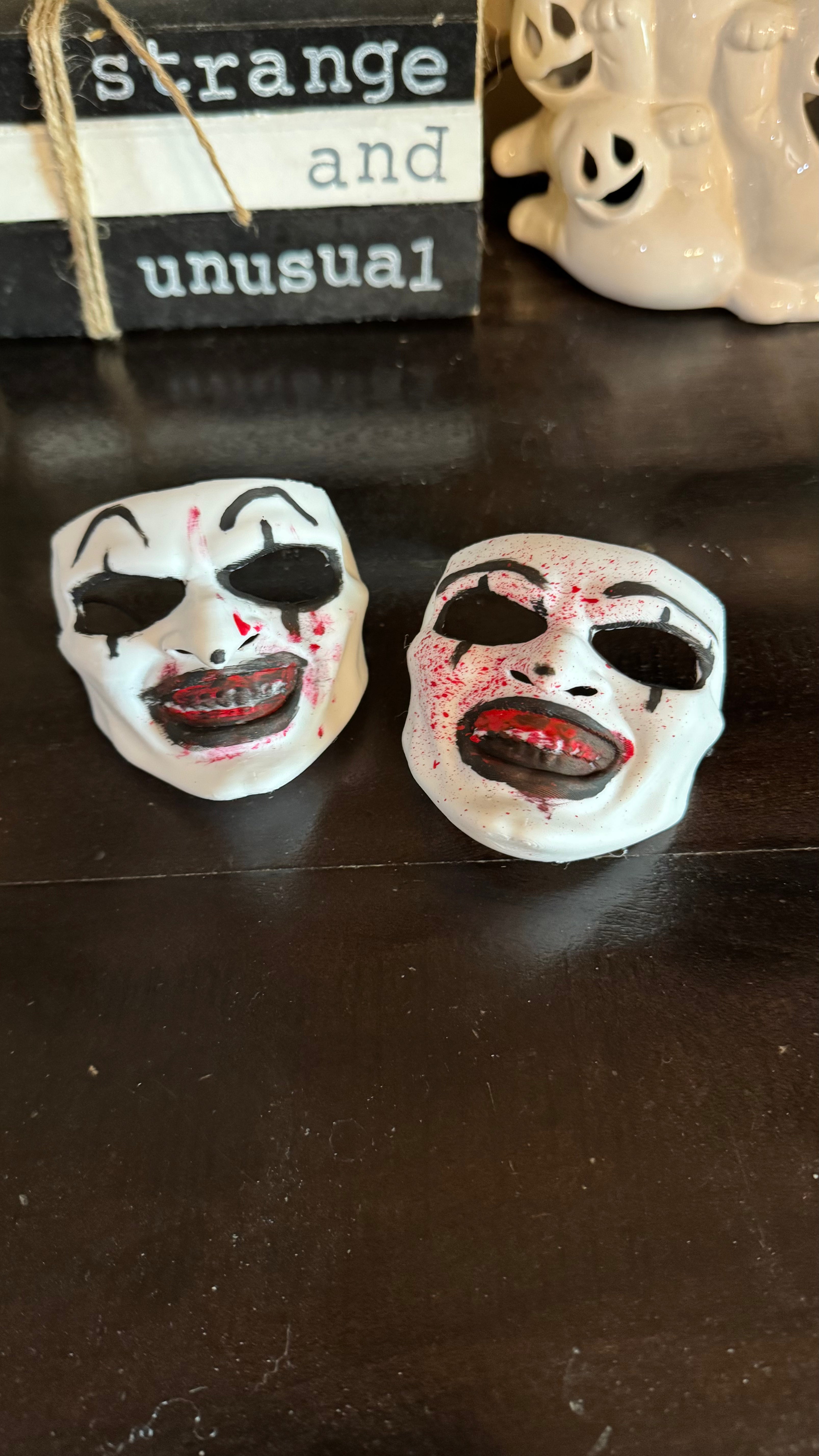 Scary Bloody Clown Mask for Halloween Costume - Horror Movie Party Prop, Haunted House Decoration & Cosplay Accessory