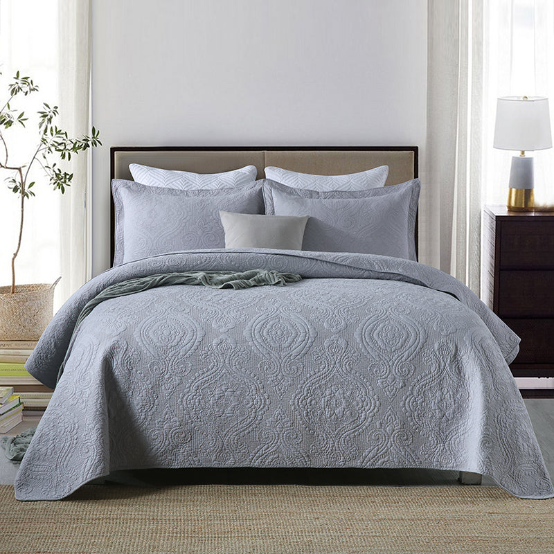 Aramis Reversible 3-Piece Damask Quilt Set - King Size Bedding with Matching Pillow Shams - Luxury Bedroom Decor for Master & Guest Rooms