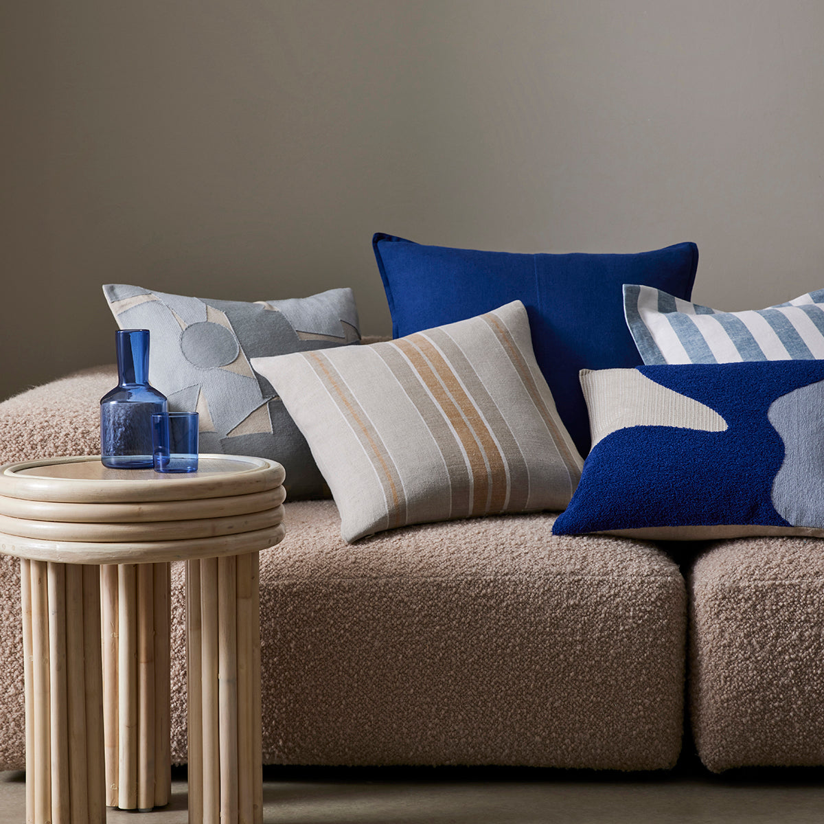Como Square Cushion - Soft Decorative Throw Pillow for Sofa, Bed, Chair - Perfect for Living Room, Bedroom & Outdoor Decor
