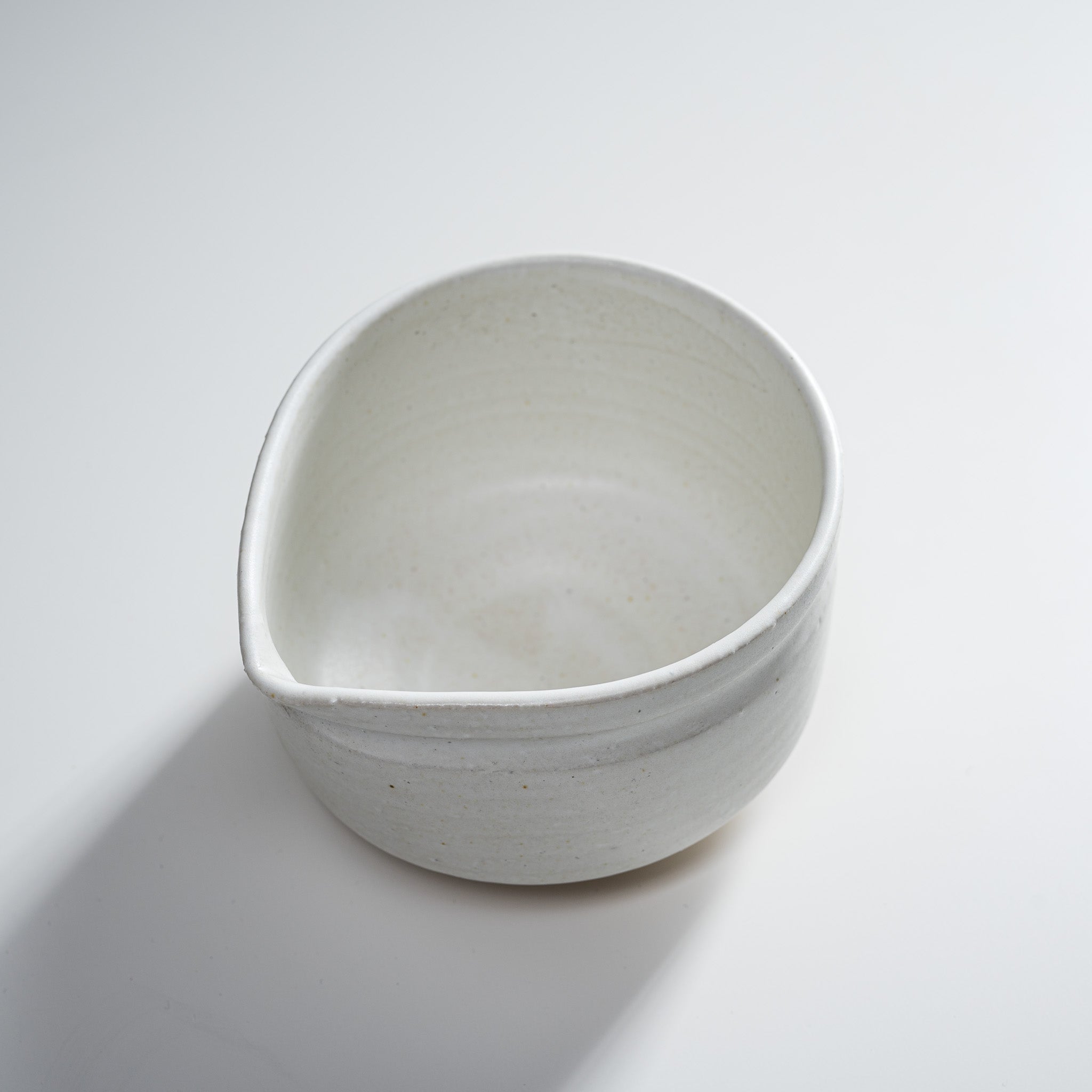 Premium Matcha Tea Bowl with Spout - Matt White Ceramic Chawan for Japanese Tea Ceremony | Perfect for Matcha Preparation, Zen Meditation & Home Decor