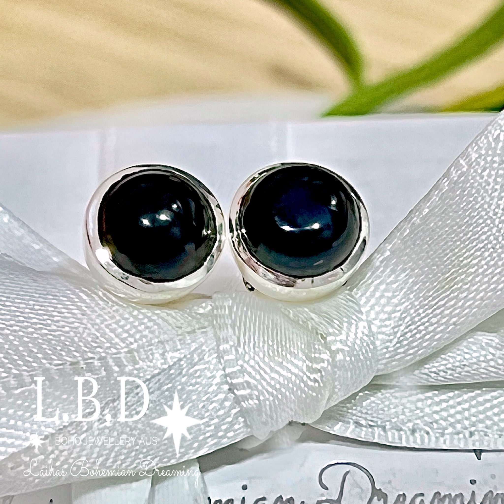 Laihas Classic Round Onyx Stud Earrings for Women - Genuine Black Onyx Stone Jewelry - Perfect for Everyday Wear, Office & Special Occasions