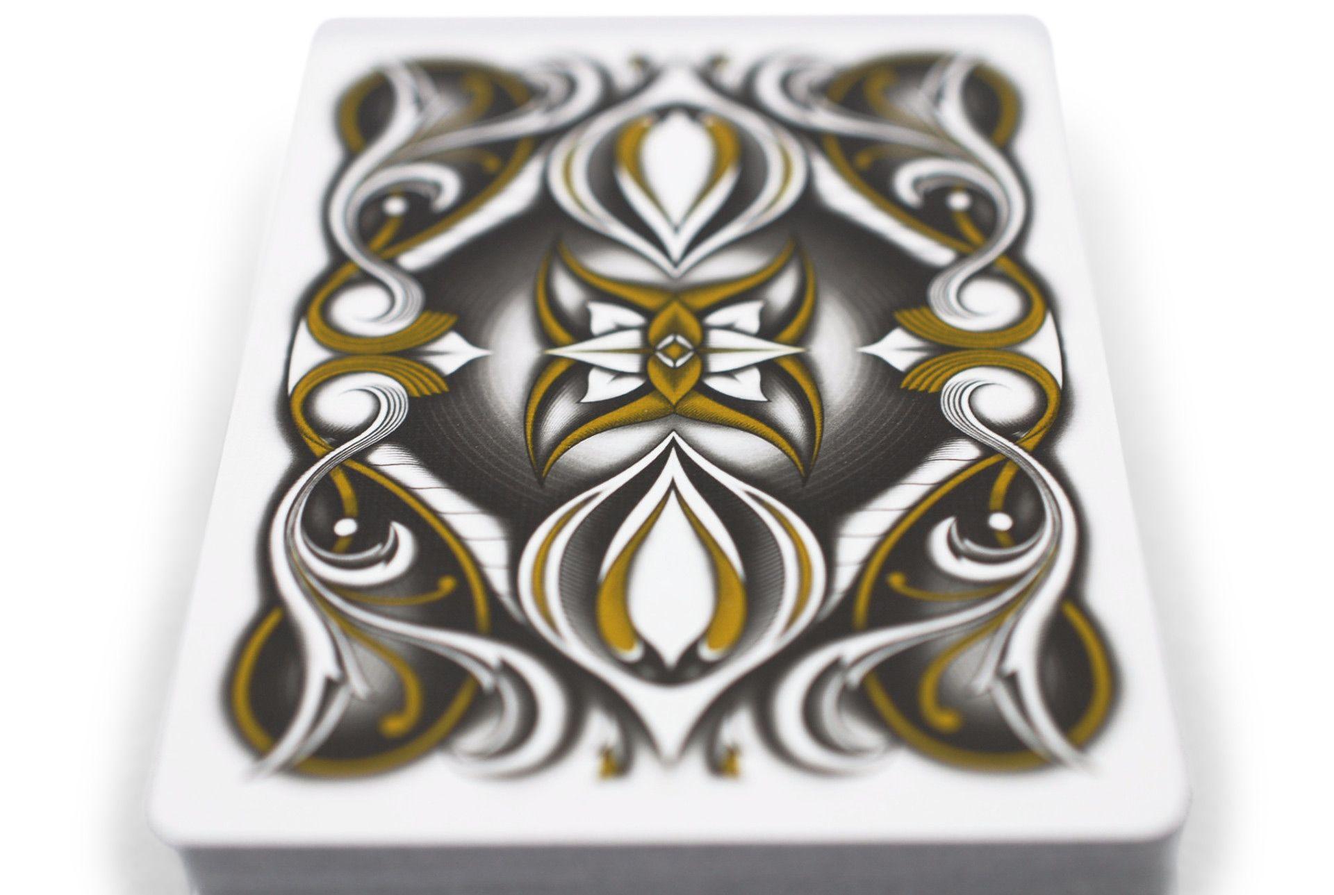 Premium Verana Playing Cards - 100% Plastic Waterproof & Durable for Poker, Magic Tricks, Card Games - Ideal for Casino Nights, Family Gatherings & Travel Entertainment