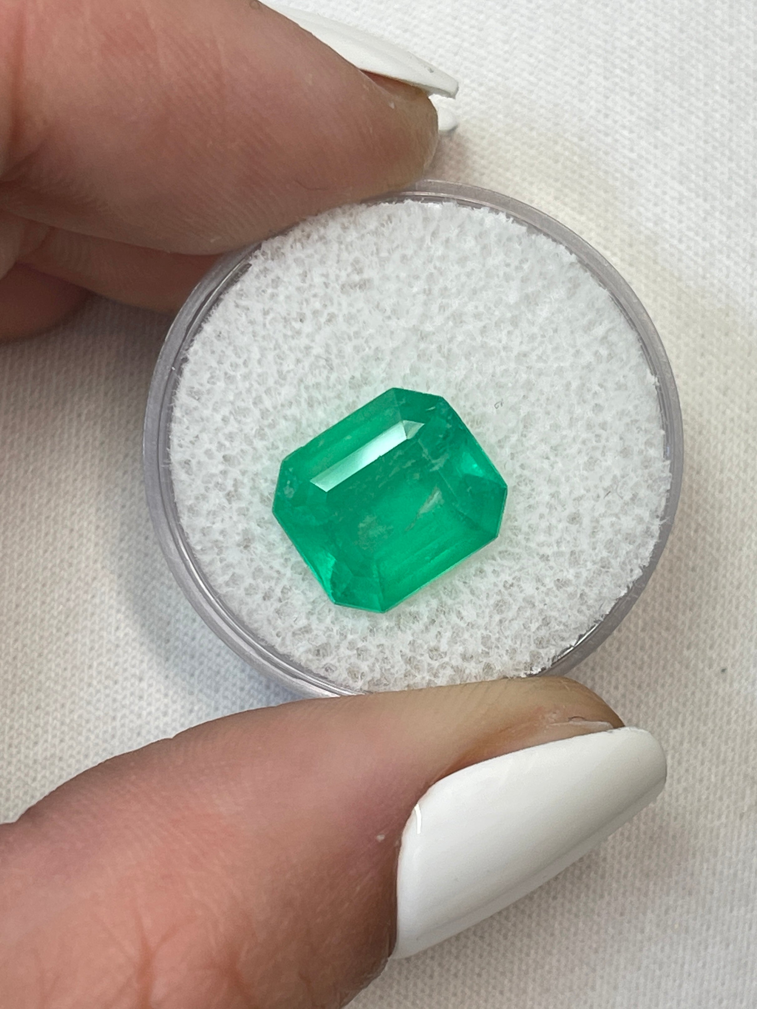 4.55 Carat 11x10mm Neon Green Natural Loose Colombian Emerald Gemstone - Emerald Cut for Jewelry Making, Engagement Rings & Luxury Gifts