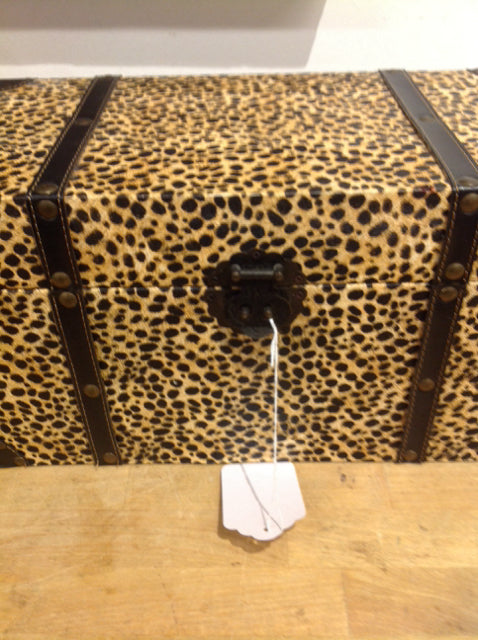 16-Piece Set of 2 Leopard Print Storage Boxes - Perfect for Home Organization, Gift Wrapping & Decorative Storage Solutions