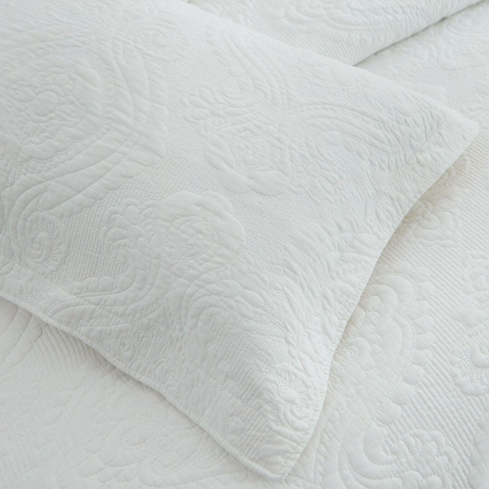 100% Cotton Damask Coverlet Set - Queen Size White Bedspread for Luxury Bedroom Decor | Perfect for Master Bedroom, Guest Room & Hotel