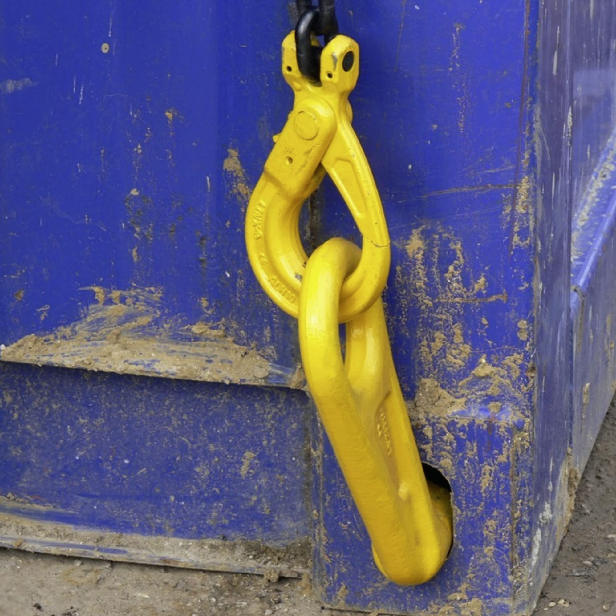 12.5T ISO Shipping Container Lifting Hooks - Heavy Duty Straight Eye Lifting Lugs for Secure Container Handling - Perfect for Ports, Warehouses & Construction Sites