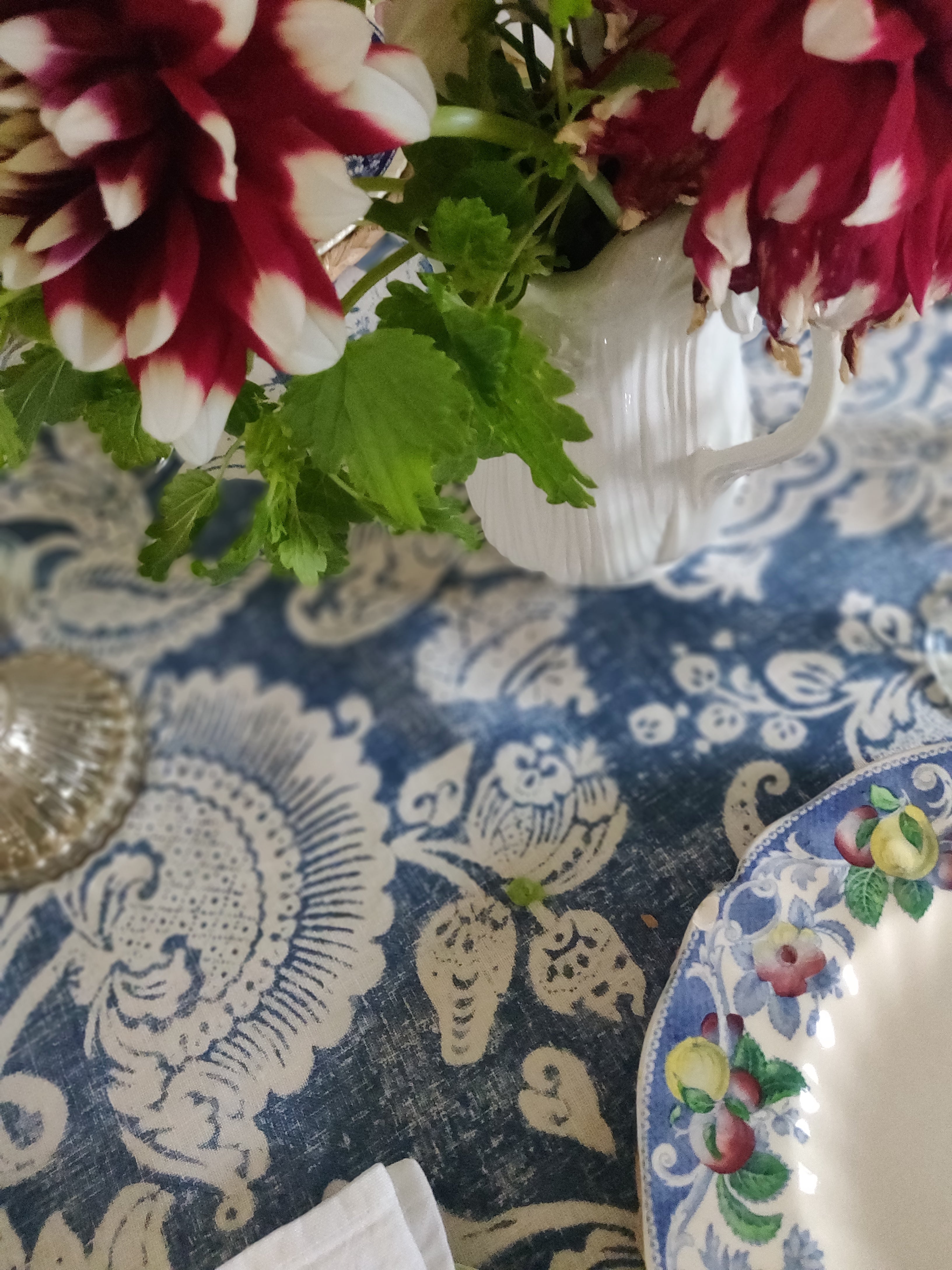 Hattingley Premium Linen Tablecloth - Indigo on Ivory Design - Elegant Dining & Home Decor for Weddings, Parties & Formal Events