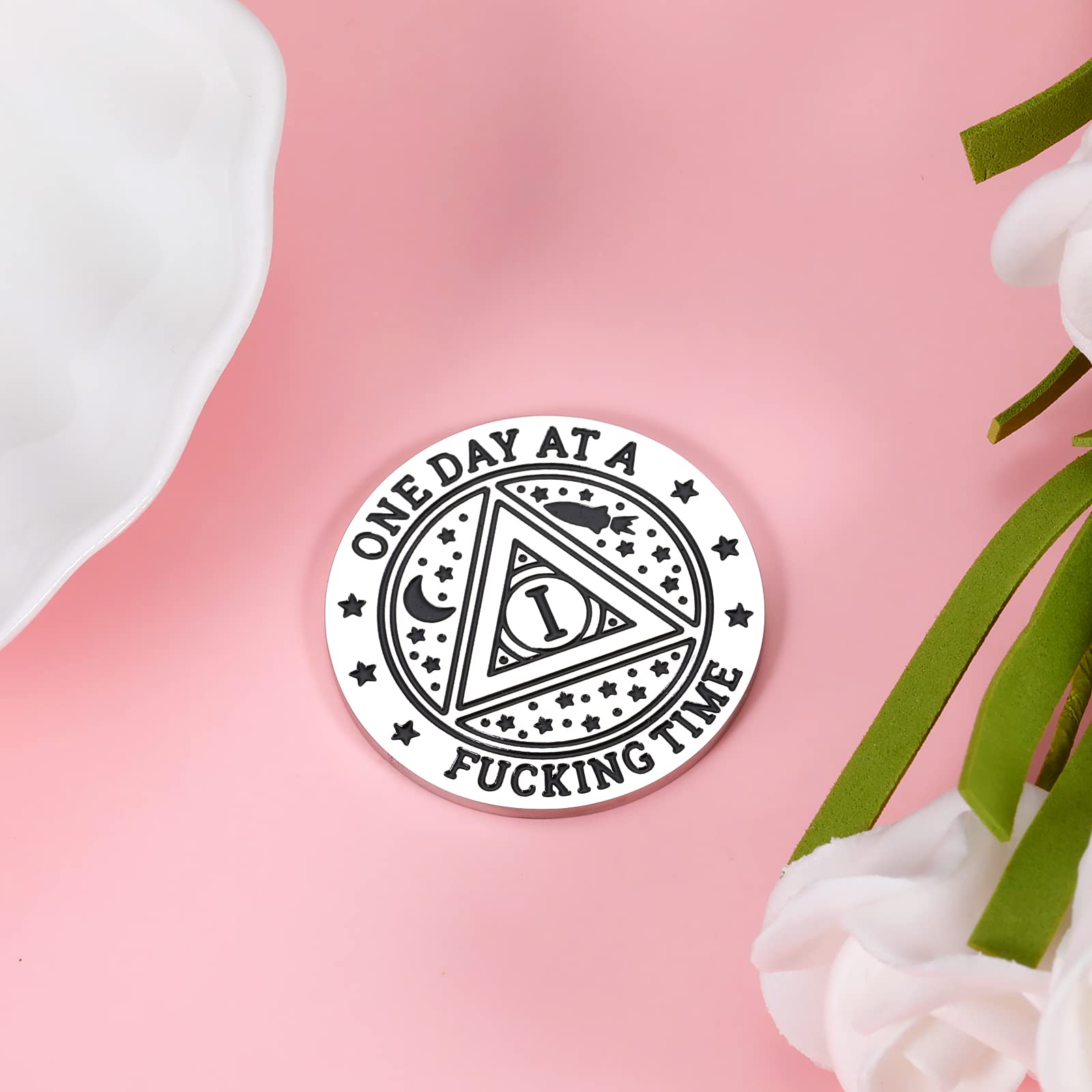 1 Year Sobriety Coin - Motivational AA Token for Men & Women in Recovery | Inspirational 'One Day at a Time' Addiction Recovery Gift | Perfect for Alcoholics, Chemo Patients & Stocking Stuffers | Encouragement Gift for Sober Living & 12-Step Programs