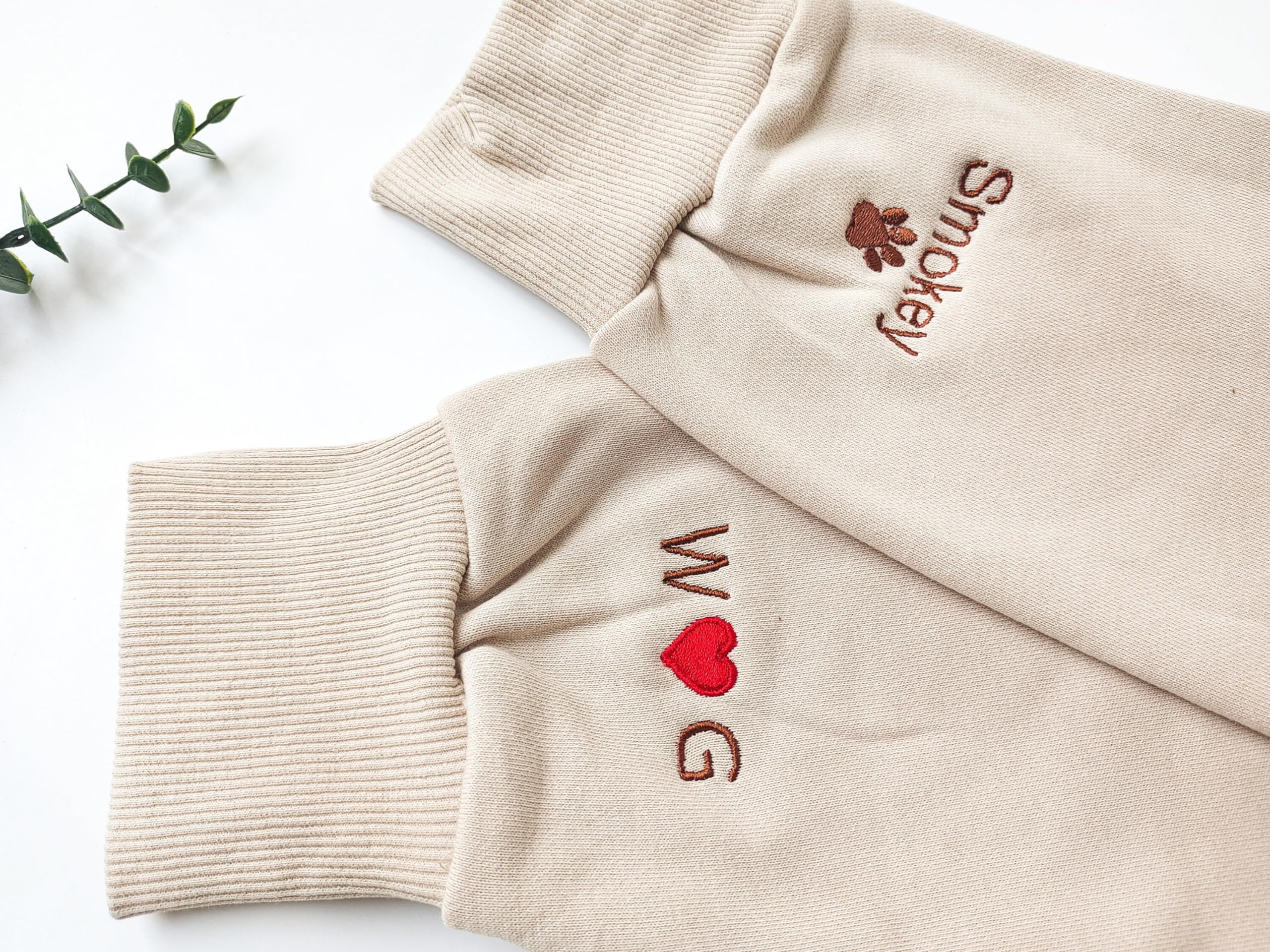 Custom Embroidered Dog Mom Sweatshirt & Hoodie - Personalized Pet Portrait Line Art - Women's Dog Lover Gift with Name on Sleeve - Cozy Casual Wear for Dog Owners, Walks & Pet Lover Events