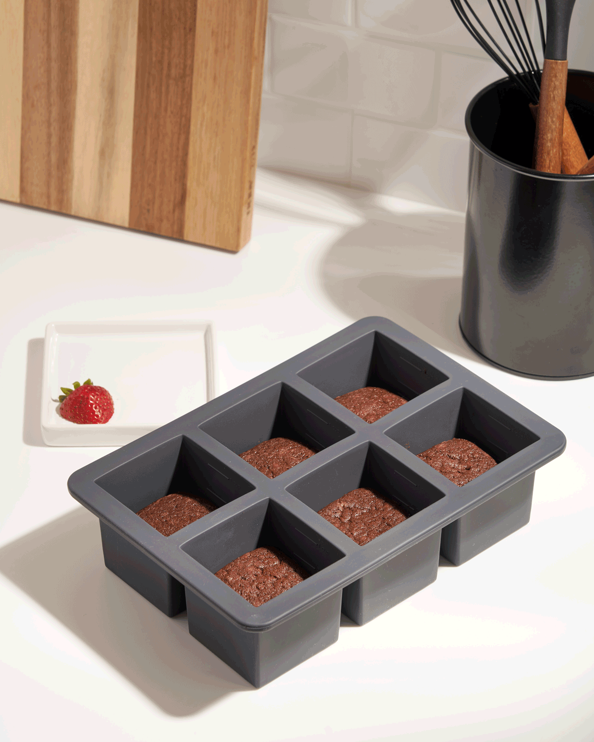 Silicone Ice Cube Tray with Lid - 6 Large Freezer Cubes for Whiskey, Cocktails, Coffee & Smoothies - BPA-Free Flexible Ice Cube Maker for Home & Bar Use
