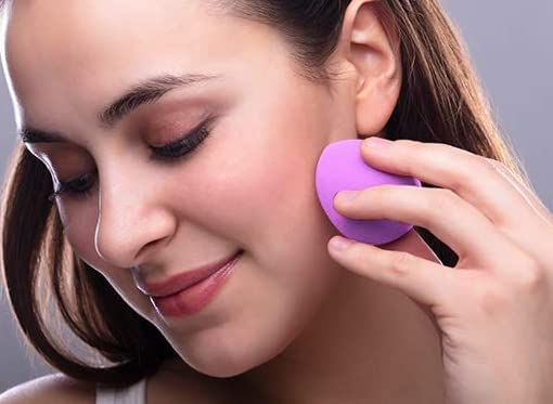 APPARA Mini White Foundation Makeup Brush & 4 Beauty Blender Sponges Set - 5 Piece Professional Makeup Kit for Flawless Face & Contouring - Perfect for Travel & Everyday Makeup Application