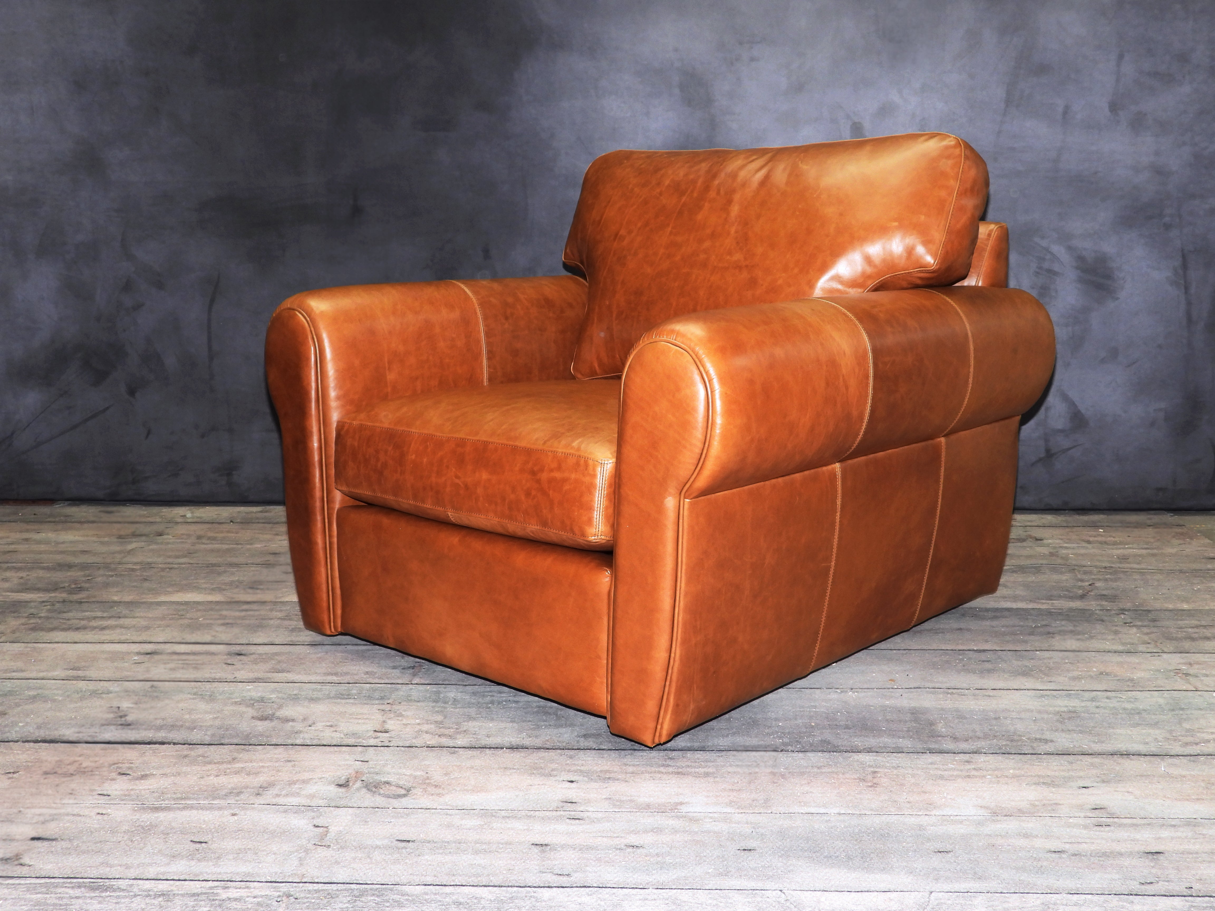 Premium SHELDON Leather Swivel Chair - 360° Rotating Office Chair with Padded Seat & Backrest for Home, Office & Conference Room - Ergonomic Executive Chair for Comfort & Style