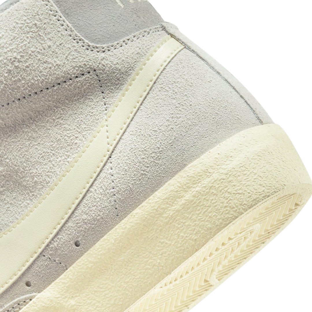 Nike Blazer Mid 77 Vintage Sneakers - Light Bone/Coconut Milk/Medium Grey | Premium Retro Basketball Shoes for Men & Women | Perfect for Casual Wear, Street Style & Vintage Fashion