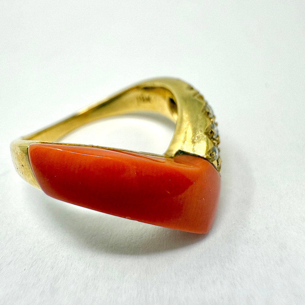 18K Gold Coral and Diamond Ring for Women - Elegant 10 Diamond Accents, Perfect for Weddings, Anniversaries, and Special Occasions