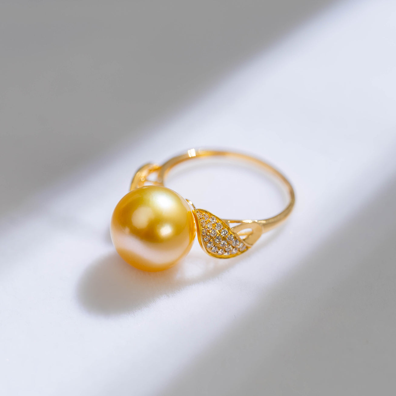 18K Gold South Sea Golden Pearl Ring KR00014 - Elegant Pearl Jewelry for Women, Luxury Bridal & Evening Wear Accessories