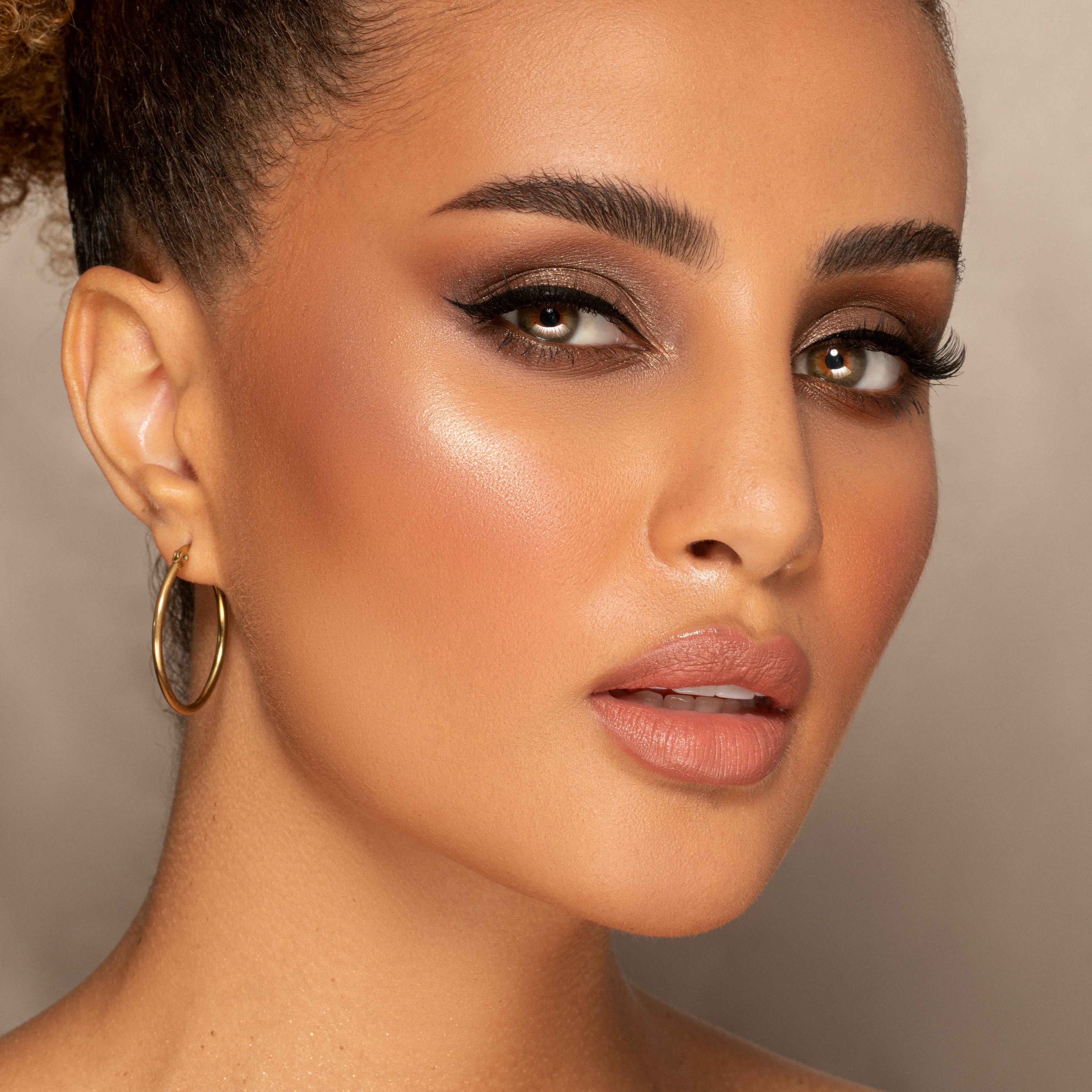Matte Bronzer Powder for Contouring & Highlighting - Natural Sun-Kissed Glow | Perfect for Everyday Makeup & Special Occasions