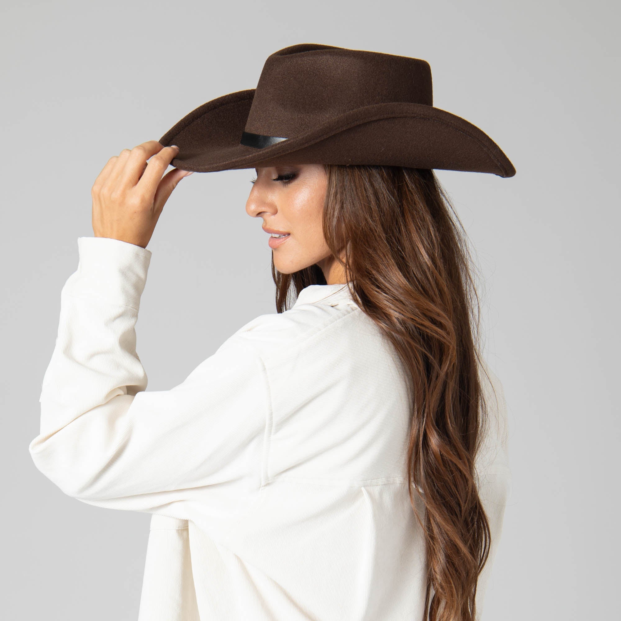Stylish Faux Felt Pinch Crown Cowboy Hat for Men & Women - Western Fashion Accessory for Rodeo, Country Music Festivals & Outdoor Adventures