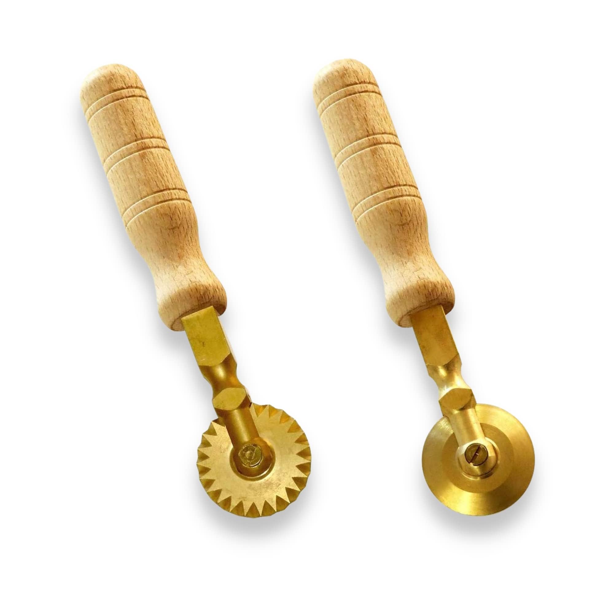 Premium Set of 2 Italian Pasta Cutters - Festooned & Smooth Wheels for Homemade Ravioli | Brass & Wood Pasta Making Tools for Home Chefs & Restaurants | Easy-to-Use Dough Cutters | Perfect for Italian Cuisine, Cooking Classes & Gourmet Gift Giving