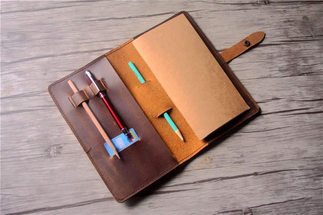 Personalized Engraved Refillable Leather Traveler's Notebook - Custom Journal for Writing, Sketching & Planning - Perfect Gift for Writers, Artists & Professionals - Use for Daily Journaling, Bullet Journal, Travel Diary & Work Planner