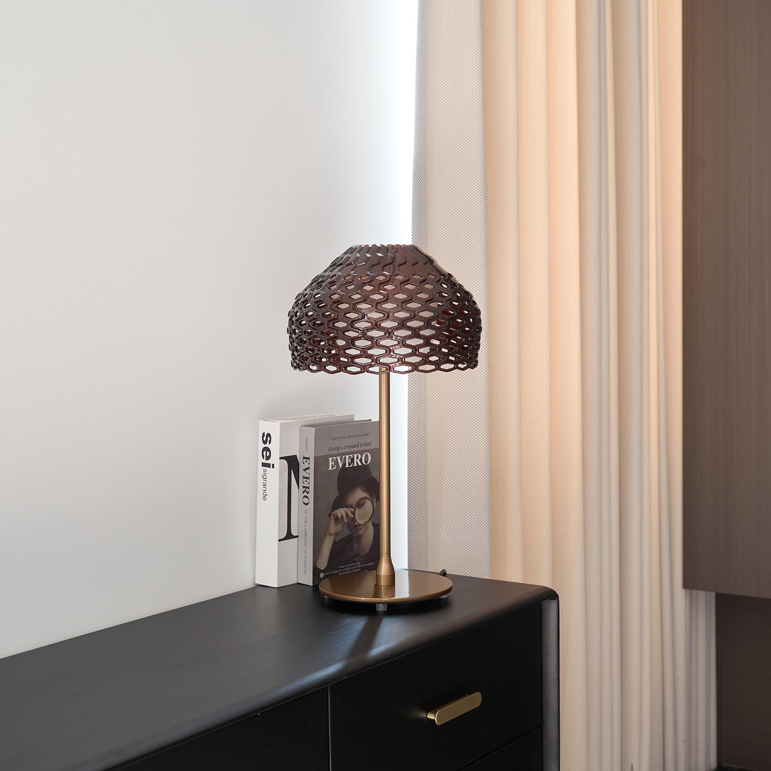 Stylish Armadillo Table Lamp - Modern Decorative Lighting for Bedroom, Living Room & Office - Perfect for Reading, Relaxing & Ambiance