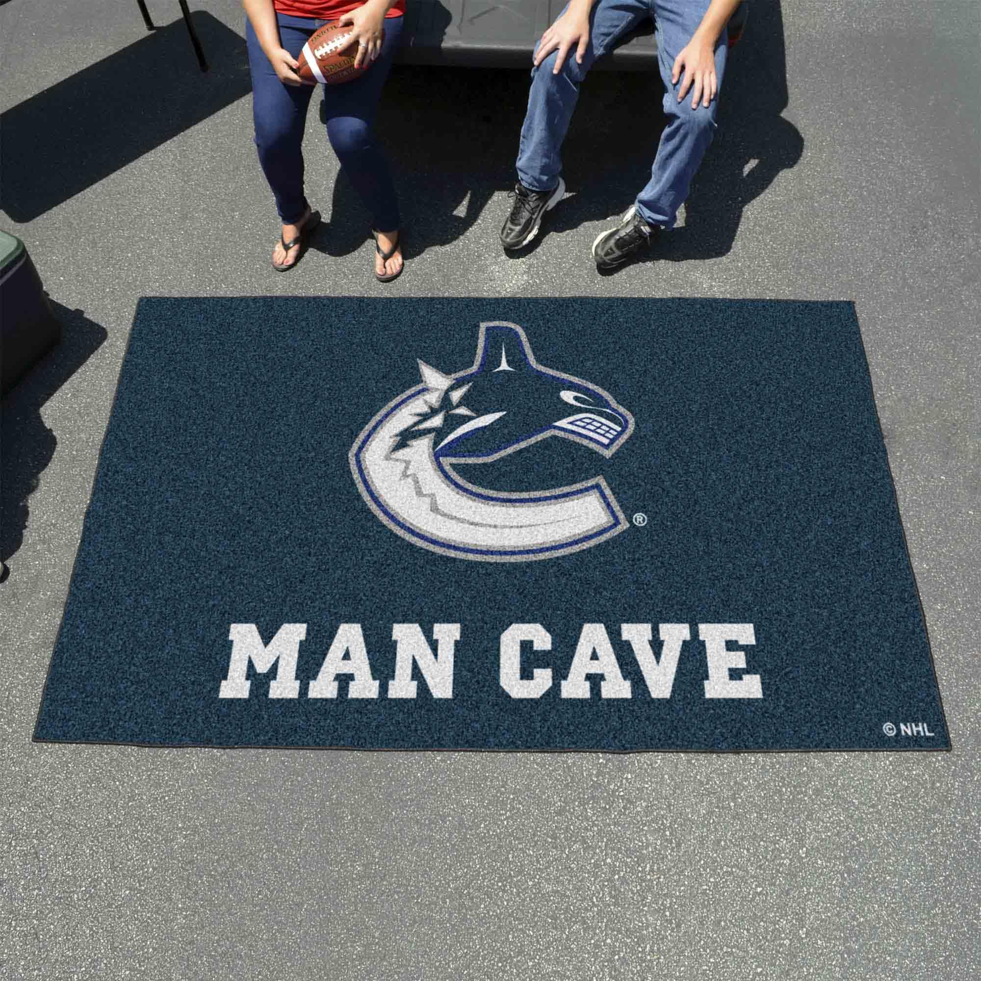 FANMATS NHL Unisex-Adult Modern Hockey Rug - Premium Team Logo Carpet for Home, Office & Game Room Decor - Perfect for Sports Fans & NHL Enthusiasts