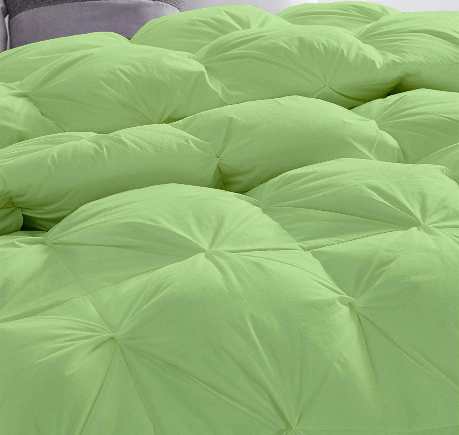 All-Season Queen/Full Size Sage Green Quilted Pinch Pleated Comforter - 1000 TC Cotton, Ultra Soft & Breathable - Perfect for Bedroom, Guest Room, Dorm (Comforter Cover Not Included)