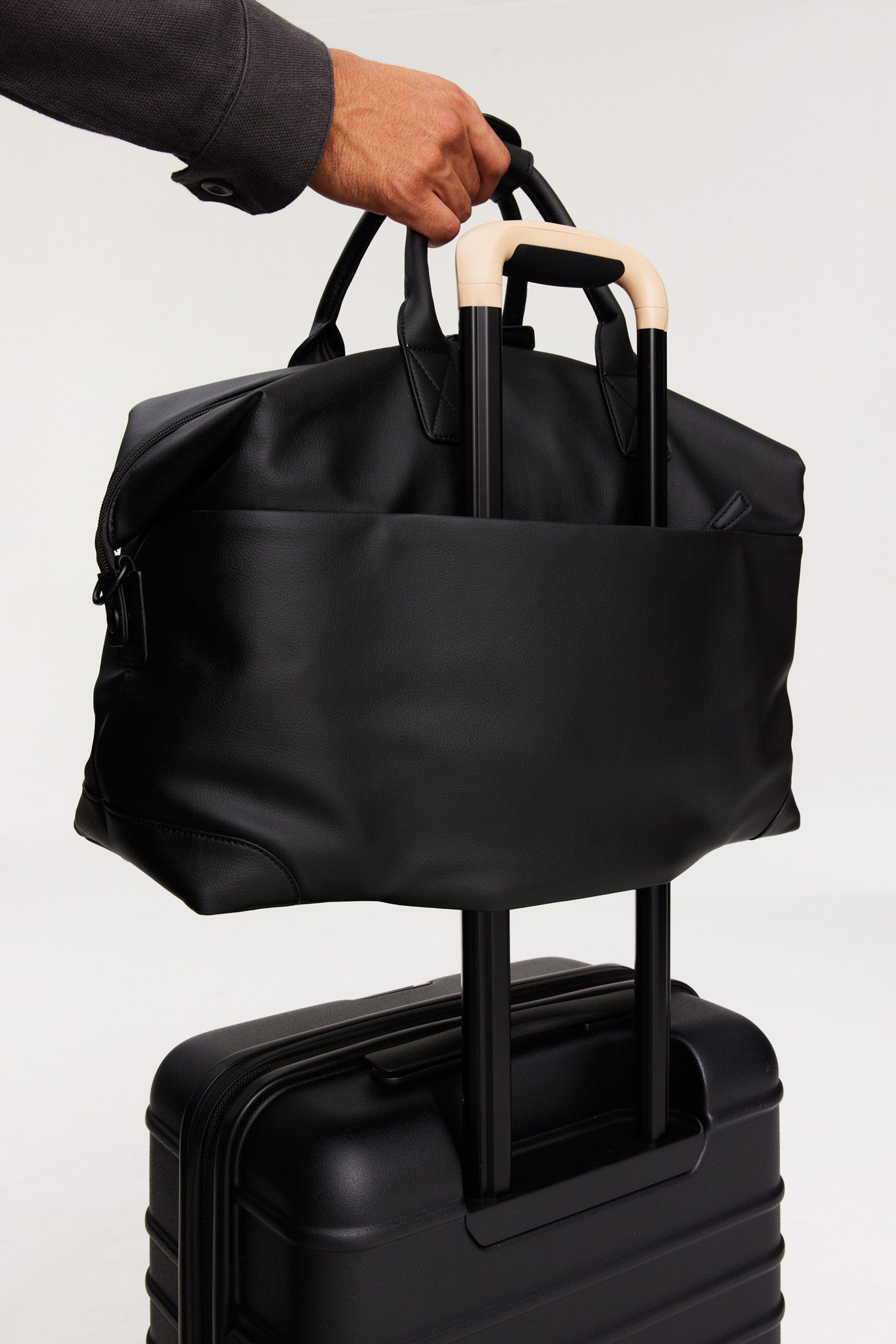 Premium Black Duffle Bag for Travel, Gym & Weekend Getaways - Durable & Stylish Carry-On Luggage