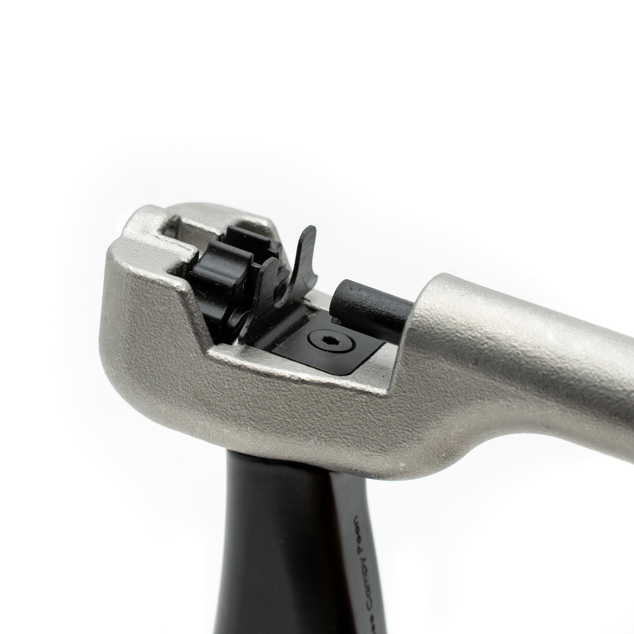 Pedro's Tutto Chain Tool II - Black/Silver - Universal Bike Chain Maintenance Tool for Road & Mountain Bikes - Perfect for Cyclists & DIY Repairs