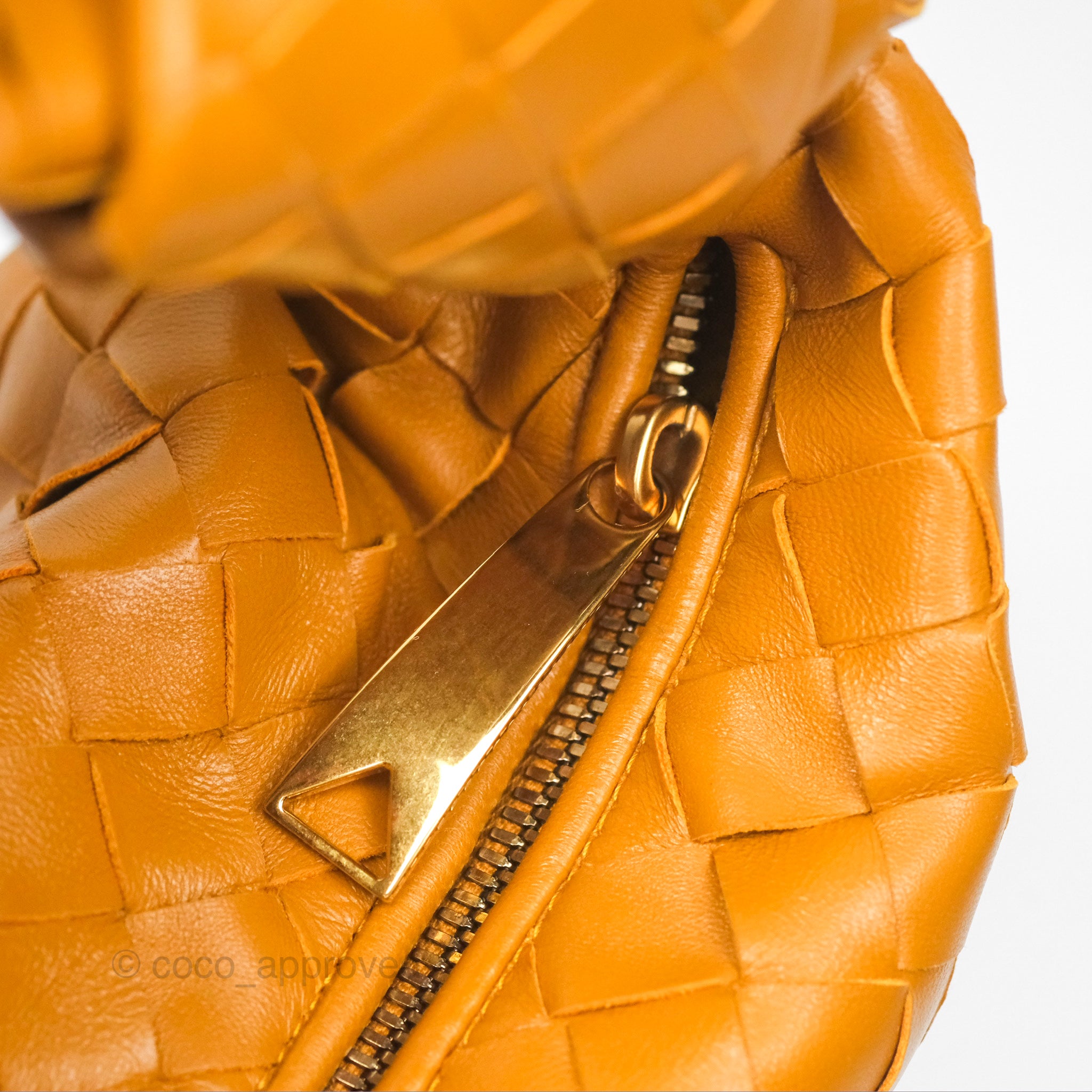 Bottega Veneta Teen Jodie Bag in Caramel Intrecciato Lambskin Leather - Luxury Crossbody Shoulder Bag for Women, Perfect for Everyday Use & Special Occasions