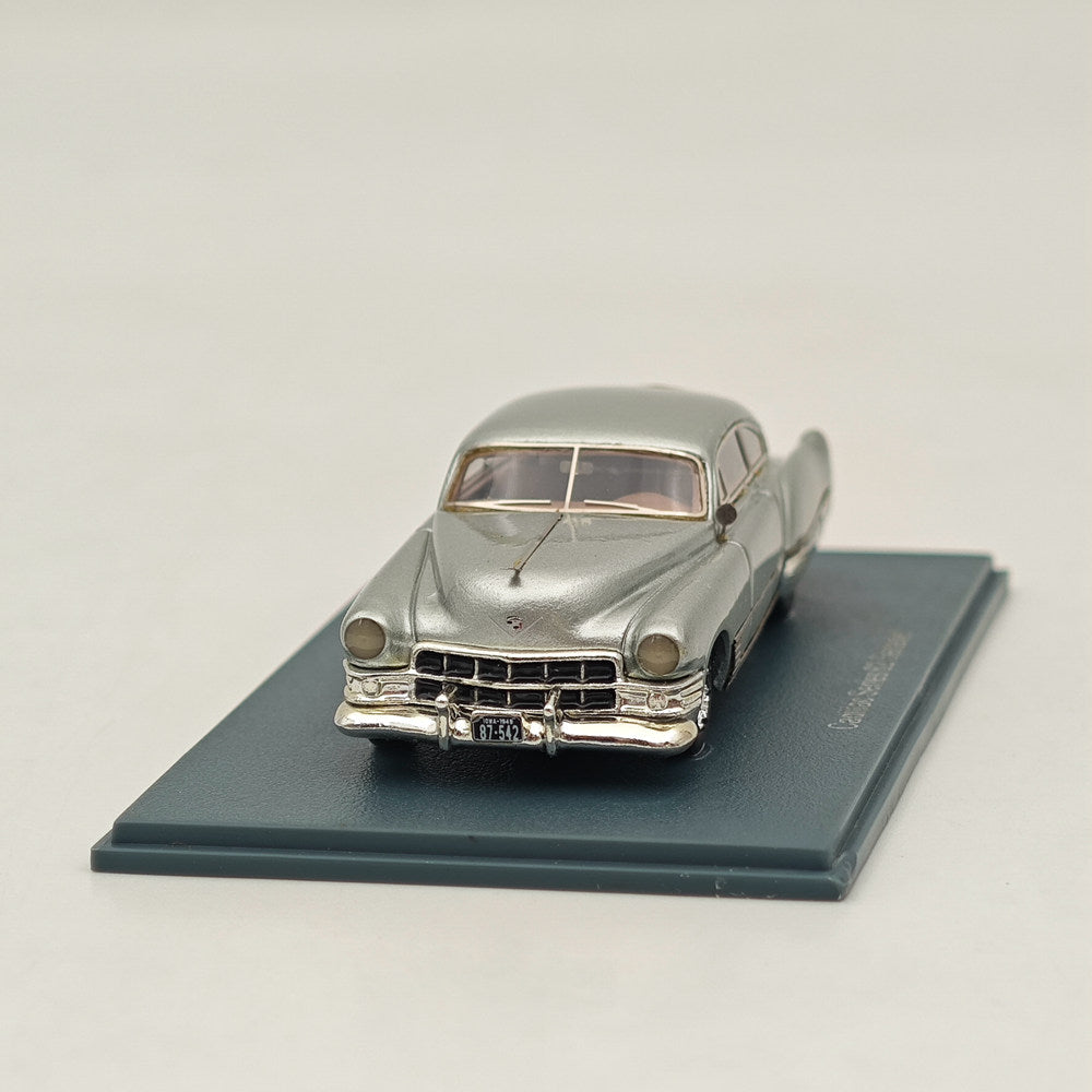 1/87 NEO SCALE MODELS Cadillac Series 62 Sedanet Coupe Silver Resin Car - Limited Edition Collectible Diecast Model for Display, Gifts & Car Enthusiasts