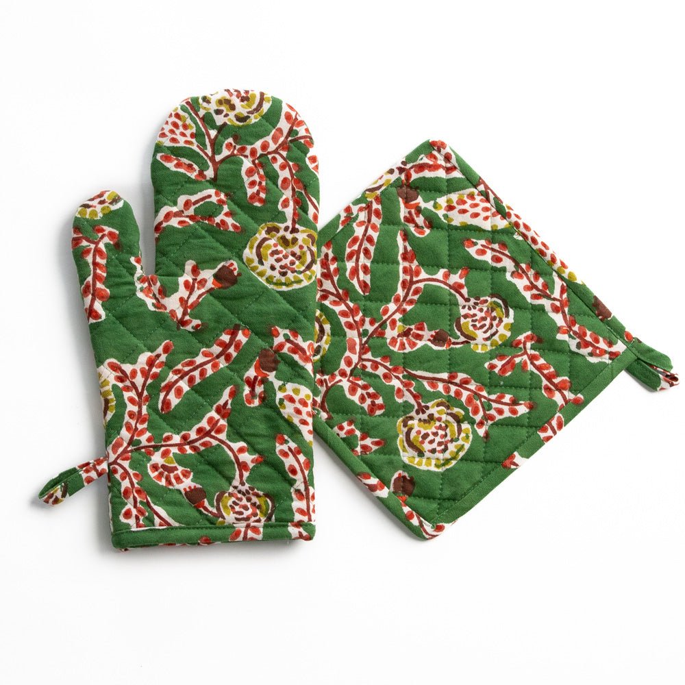 Premium Heat-Resistant Climbing Dahlia Emerald Green Oven Mitt Set - Perfect for Baking, Grilling & Kitchen Safety