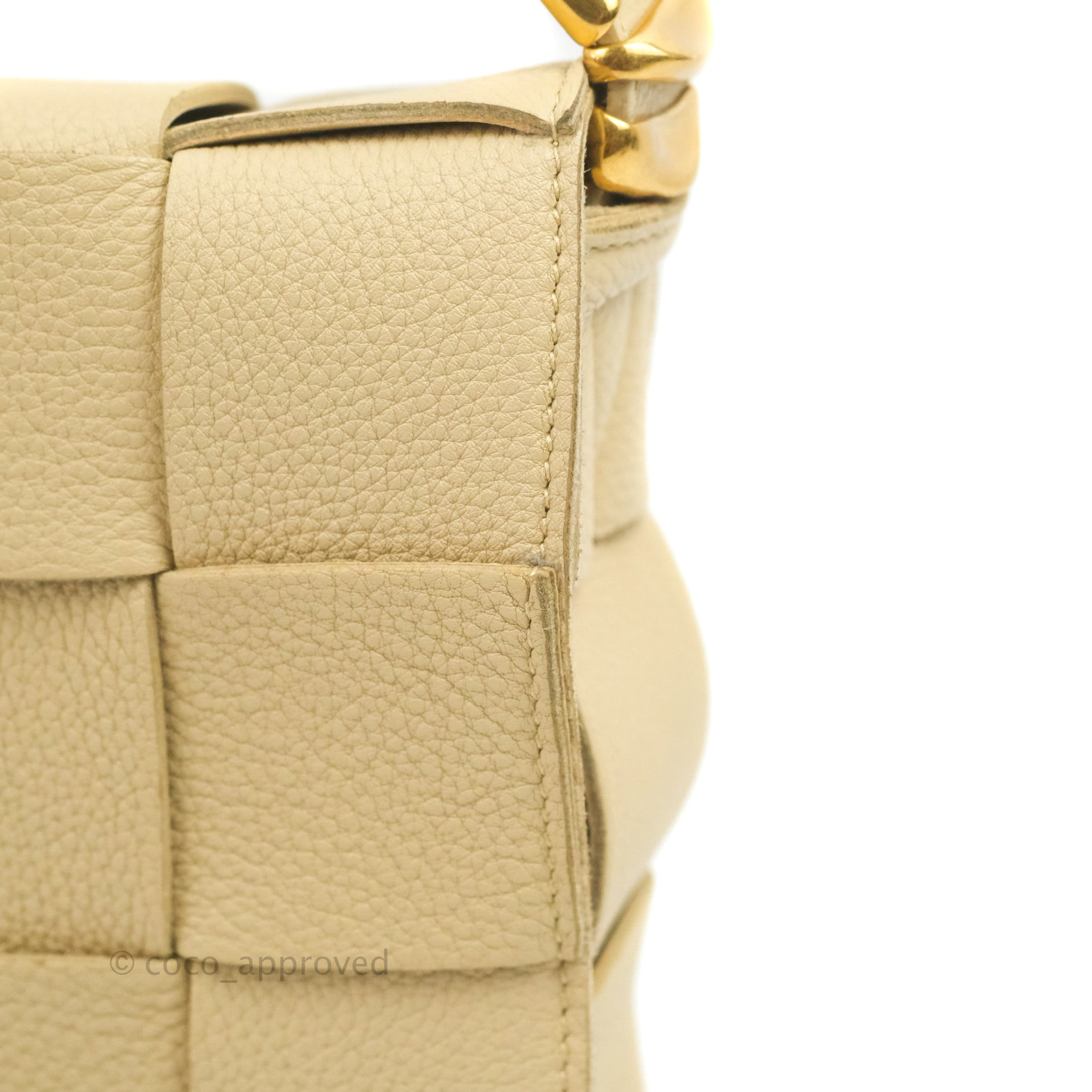 Bottega Veneta Cassette Shoulder Bag in Intreccio Porridge Grained Calfskin with Gold Hardware - Luxury Crossbody Purse for Women, Perfect for Work, Travel & Evening Events