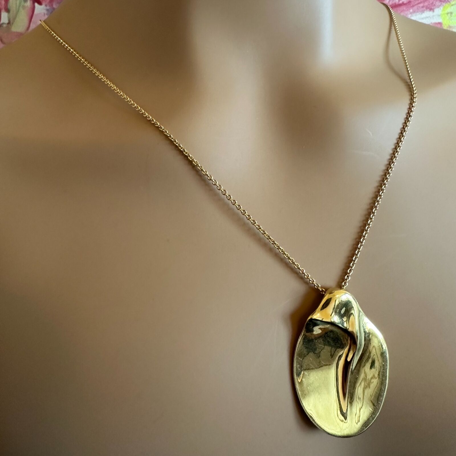 Tiffany & Co Peretti 18k Yellow Gold Madonna Pendant Necklace - Extra Large 30mm - Elegant Jewelry Gift for Women - Perfect for Weddings, Anniversaries & Special Occasions