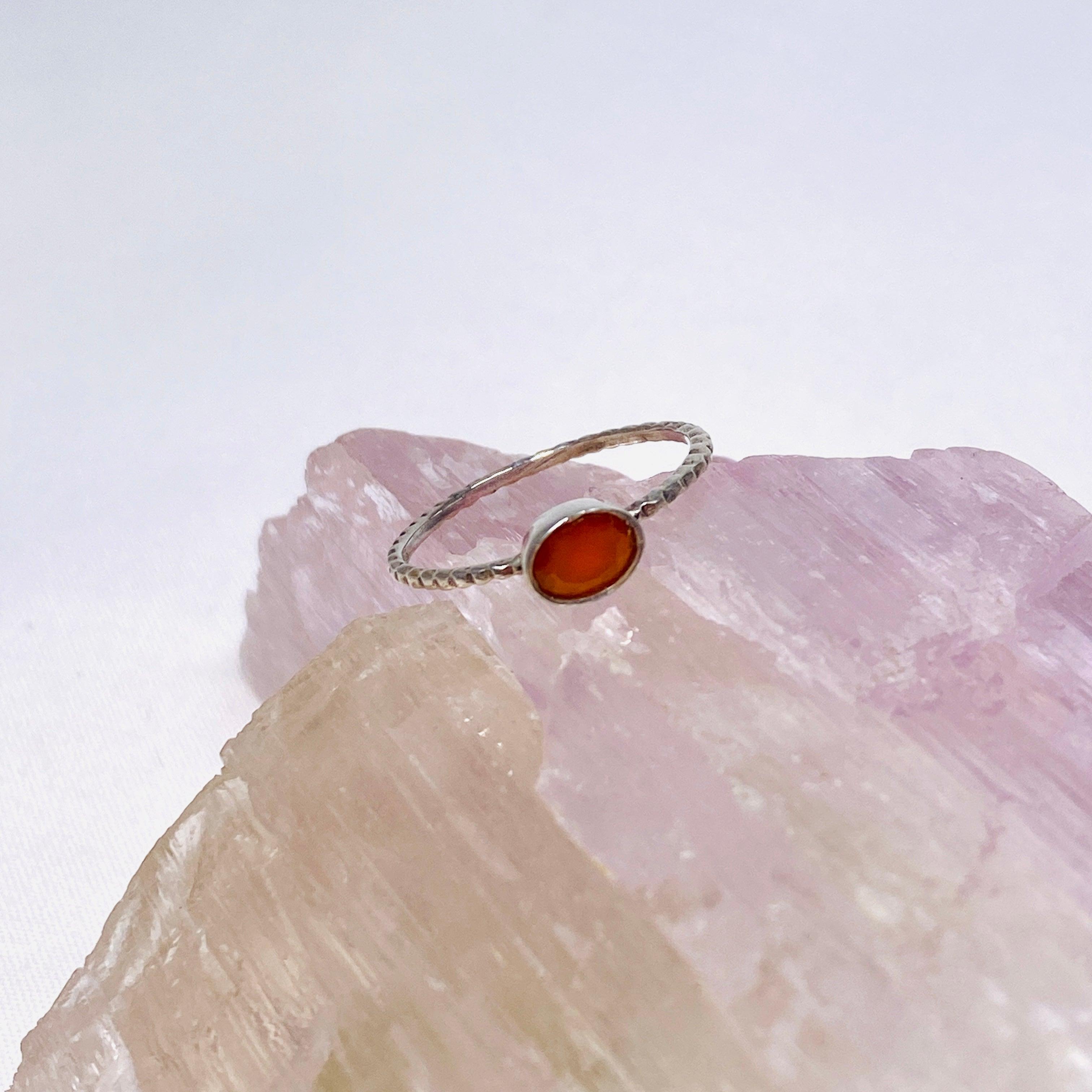 Natural Carnelian Oval Faceted Band Ring - 925 Sterling Silver Adjustable Size R3750 CA - Perfect for Boho Jewelry, Gift Giving & Everyday Wear