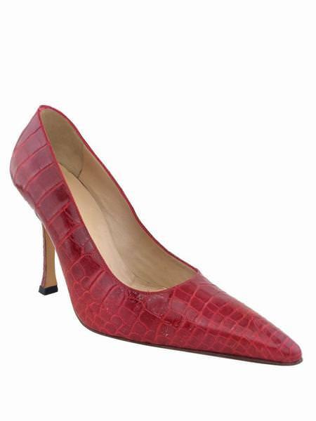 Manolo Blahnik BB Crocodile Leather Pumps Women's Size 7.5 - Elegant Heels for Evening Parties & Special Occasions