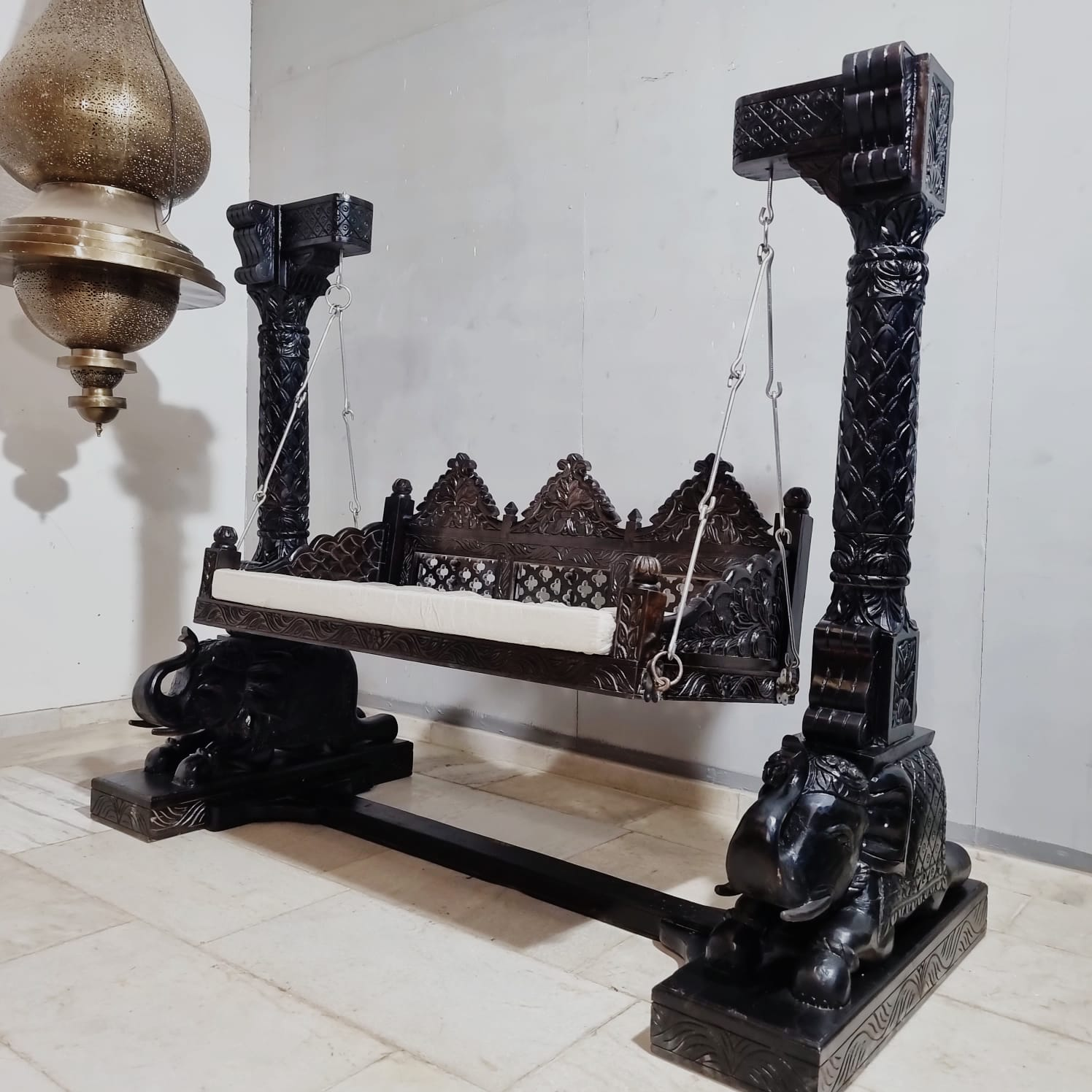 Hand Carved Elephant Design Swing Daybed - 135x45x60cm Outdoor Hanging Bed for Patio, Garden, or Poolside Relaxation