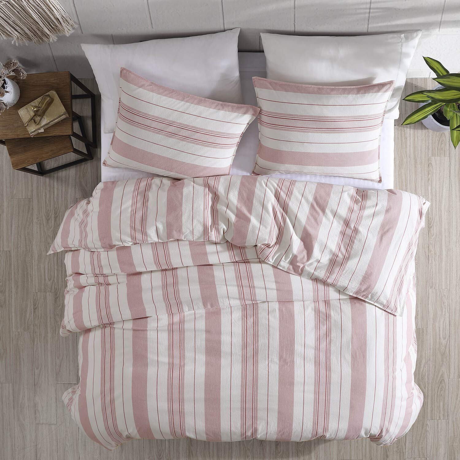 Riverbrook Home Arnez 3-Piece Queen Comforter Set in Ivory & Red - Soft Bedding Collection for Cozy Bedroom Decor