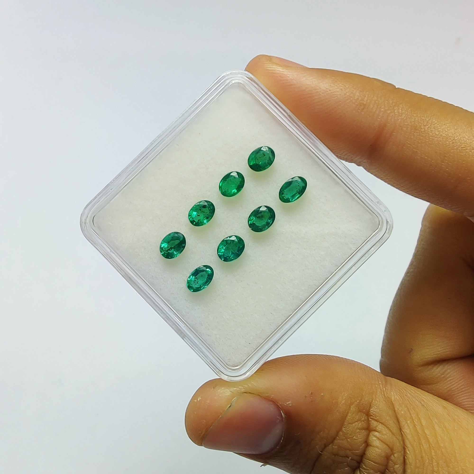 1.90cts Natural Untreated Green Emerald Gemstone Set - Oval Cut 5x3mm & 5x4mm (8pcs) | Jewelry Making, Engagement Rings & Luxury Gift Giving