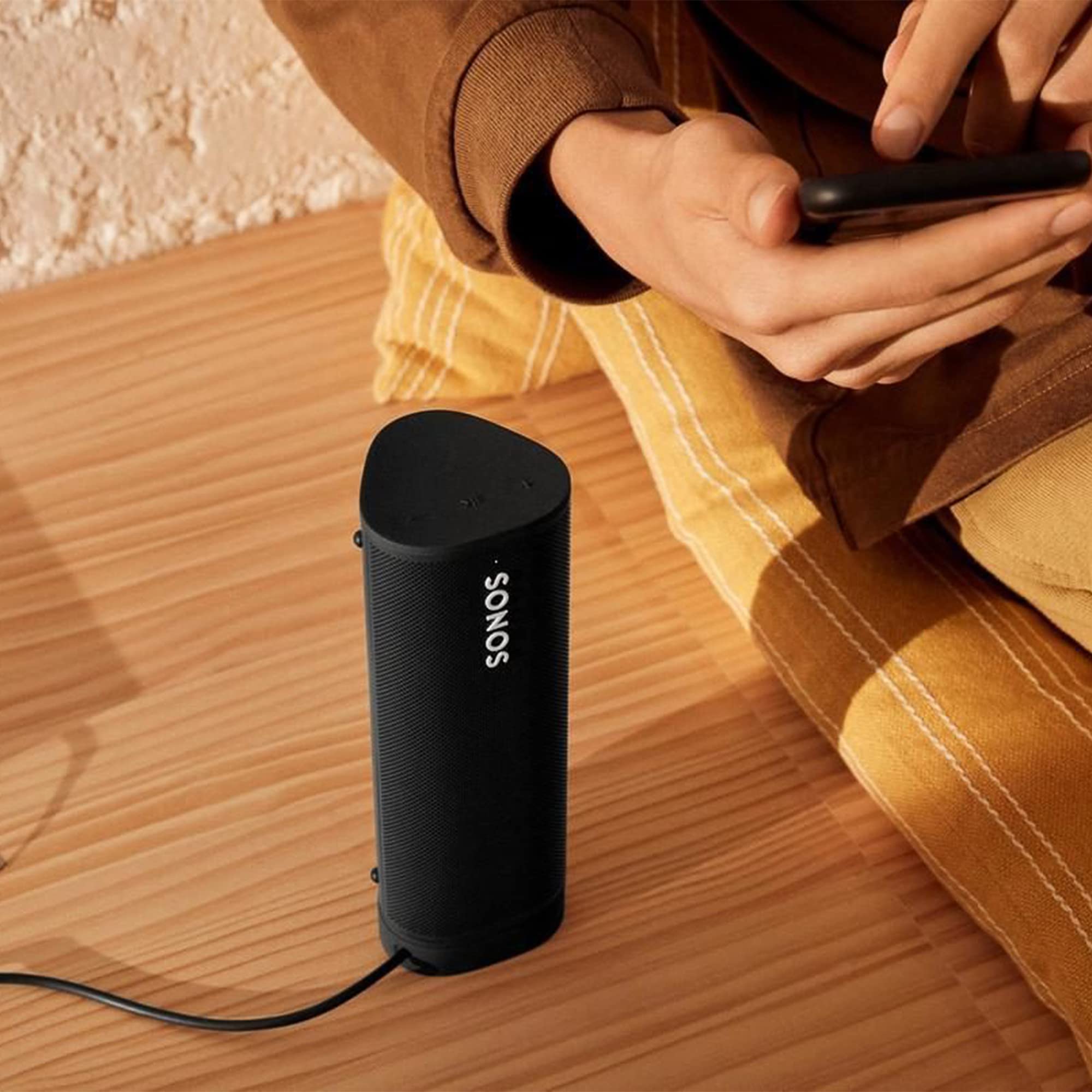AWINNER Magnetic Wireless Charging Base for Sonos Roam - Portable Qi-Certified Fast Charger with Strong Magnetic Alignment (Black) | Perfect for Travel, Home, Office & Outdoor Use