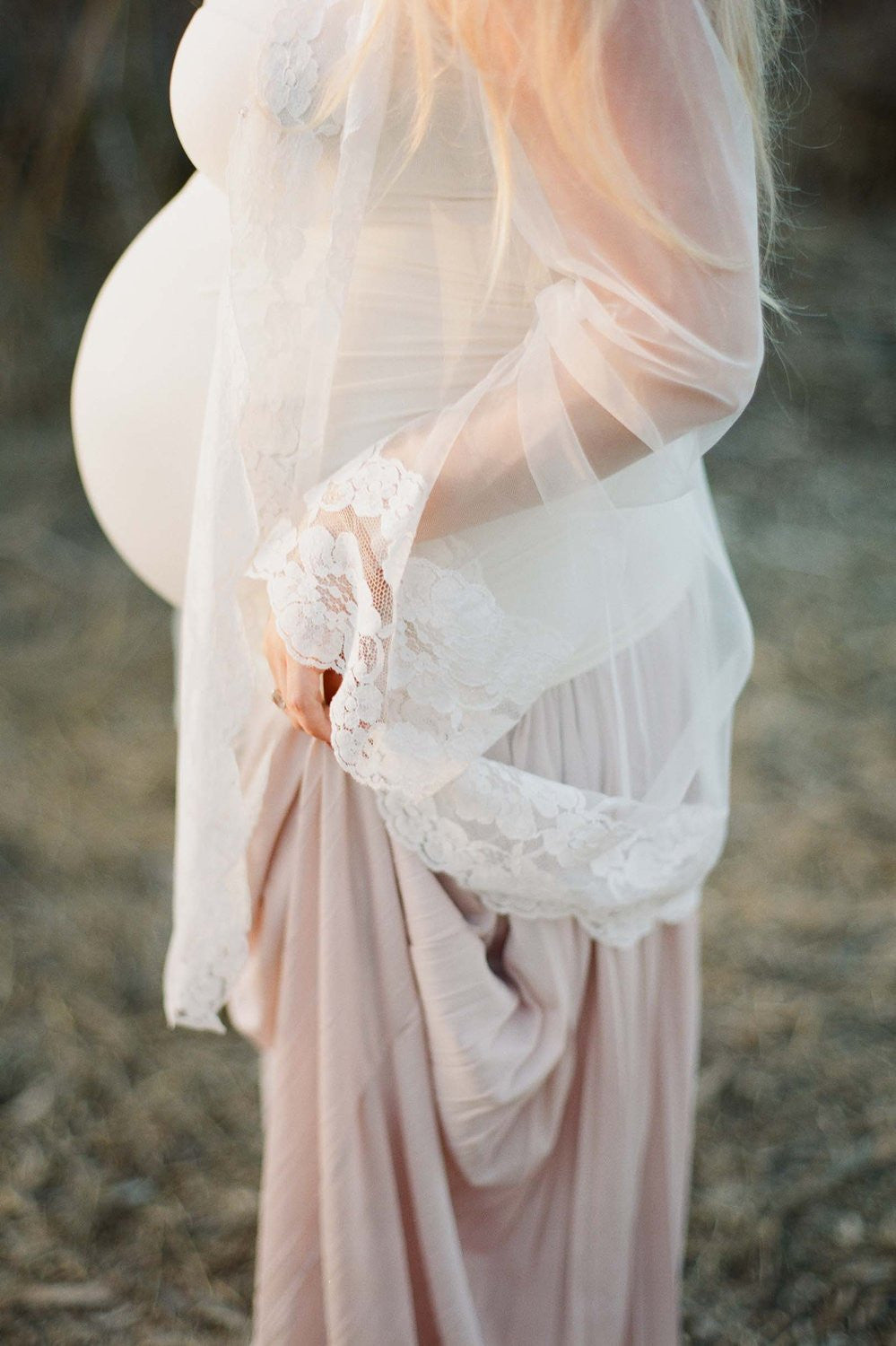 Elsa Tulle & French Off-White Lace Robe Kimono - Elegant Bridal Cover-Up, Wedding Party Dressing Gown, Boho Chic Loungewear for Bridesmaids & Photoshoots